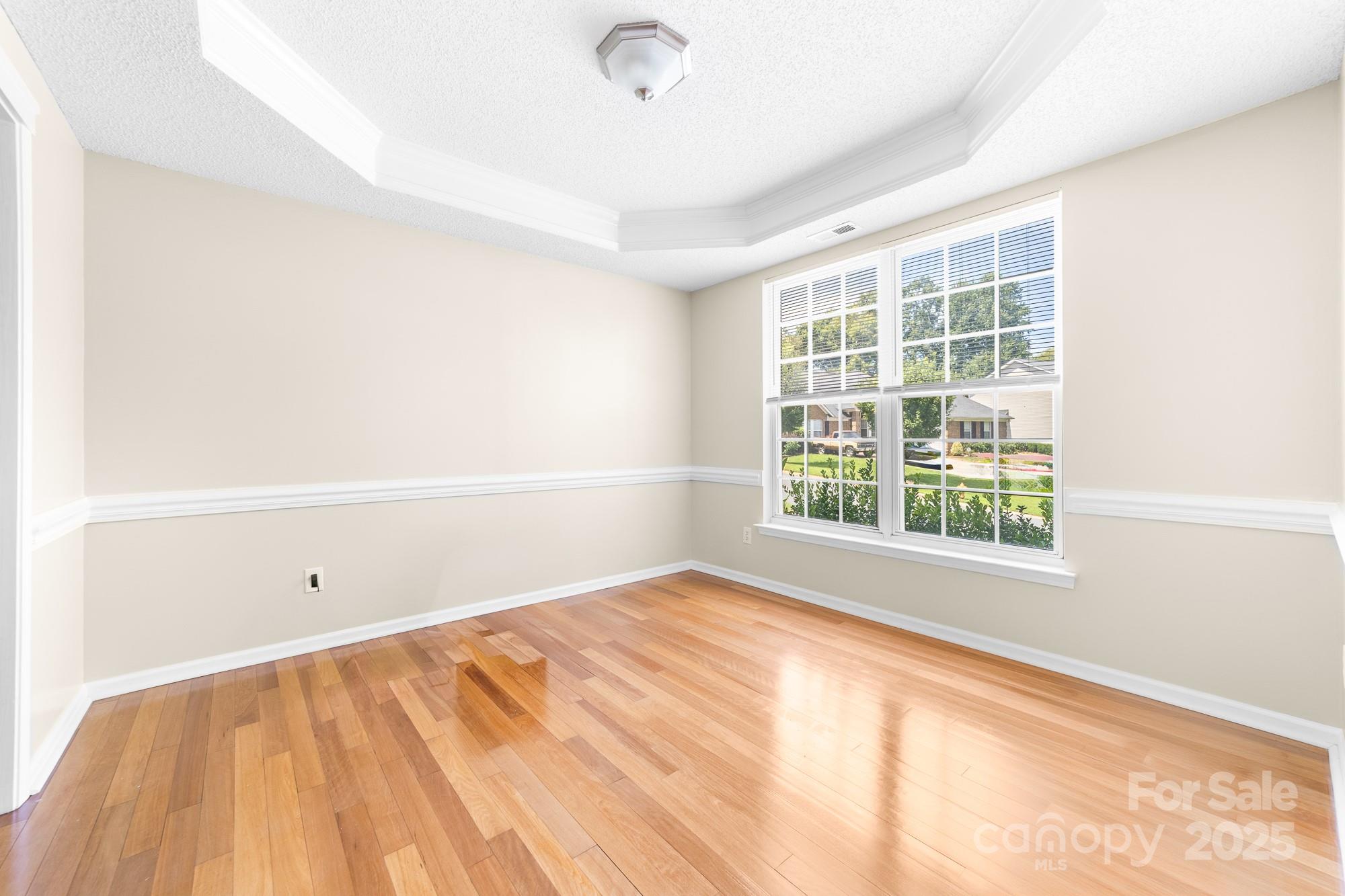 10422 Baskerville Avenue Property Photo 6