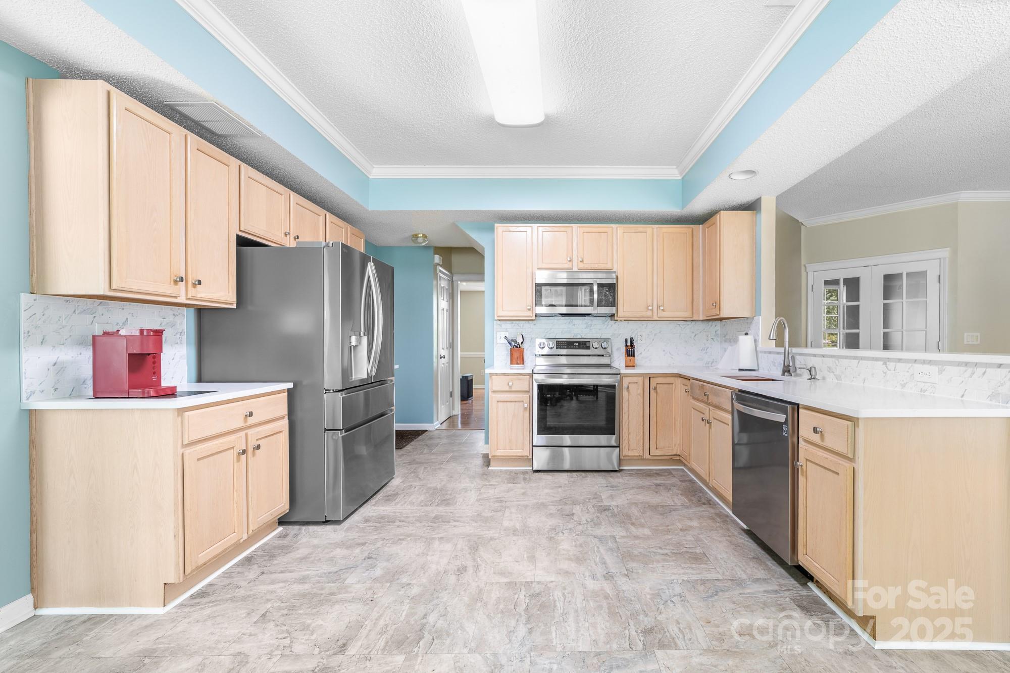 10422 Baskerville Avenue Property Photo 13