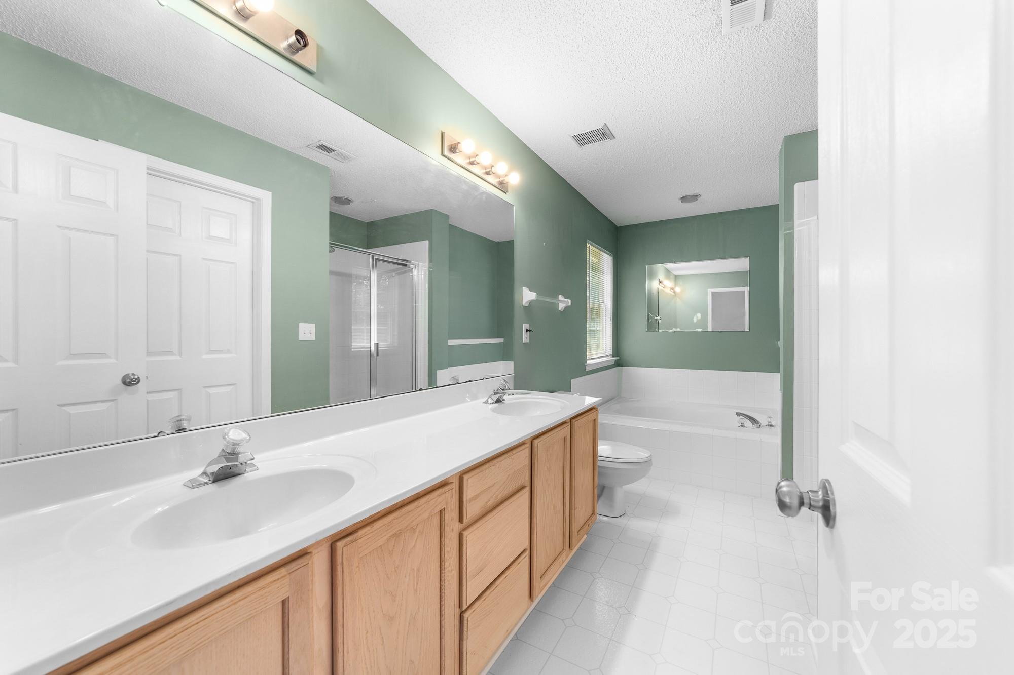 10422 Baskerville Avenue Property Photo 20