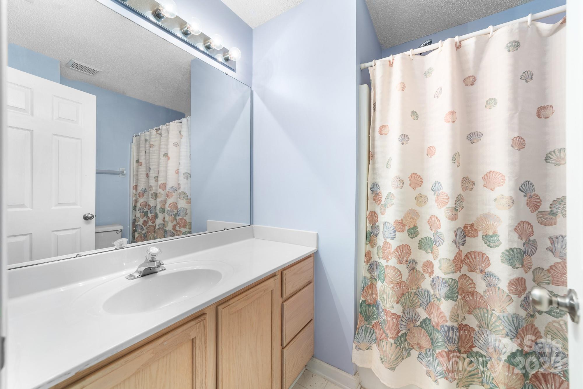 10422 Baskerville Avenue Property Photo 25