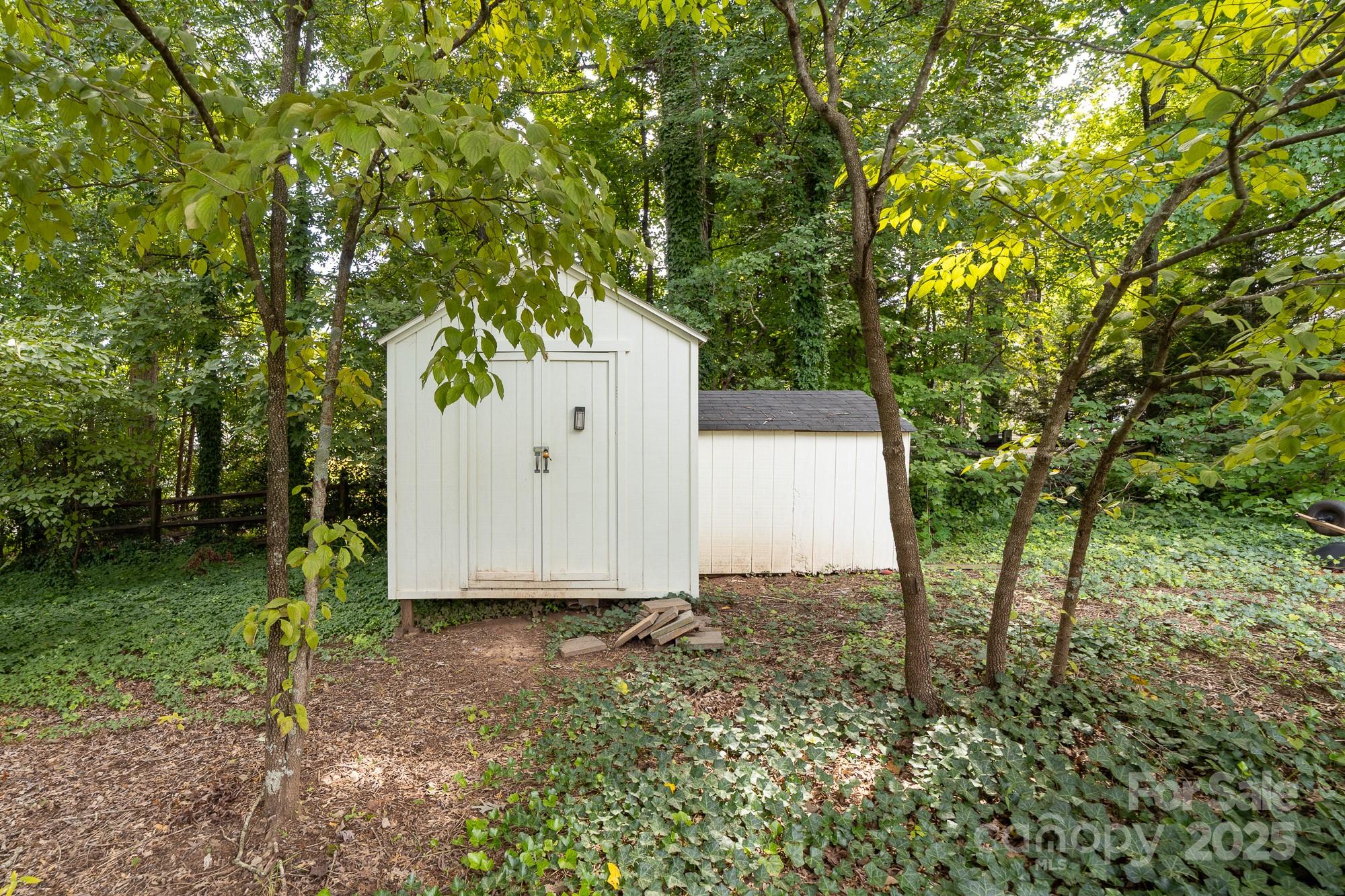 10422 Baskerville Avenue Property Photo 28