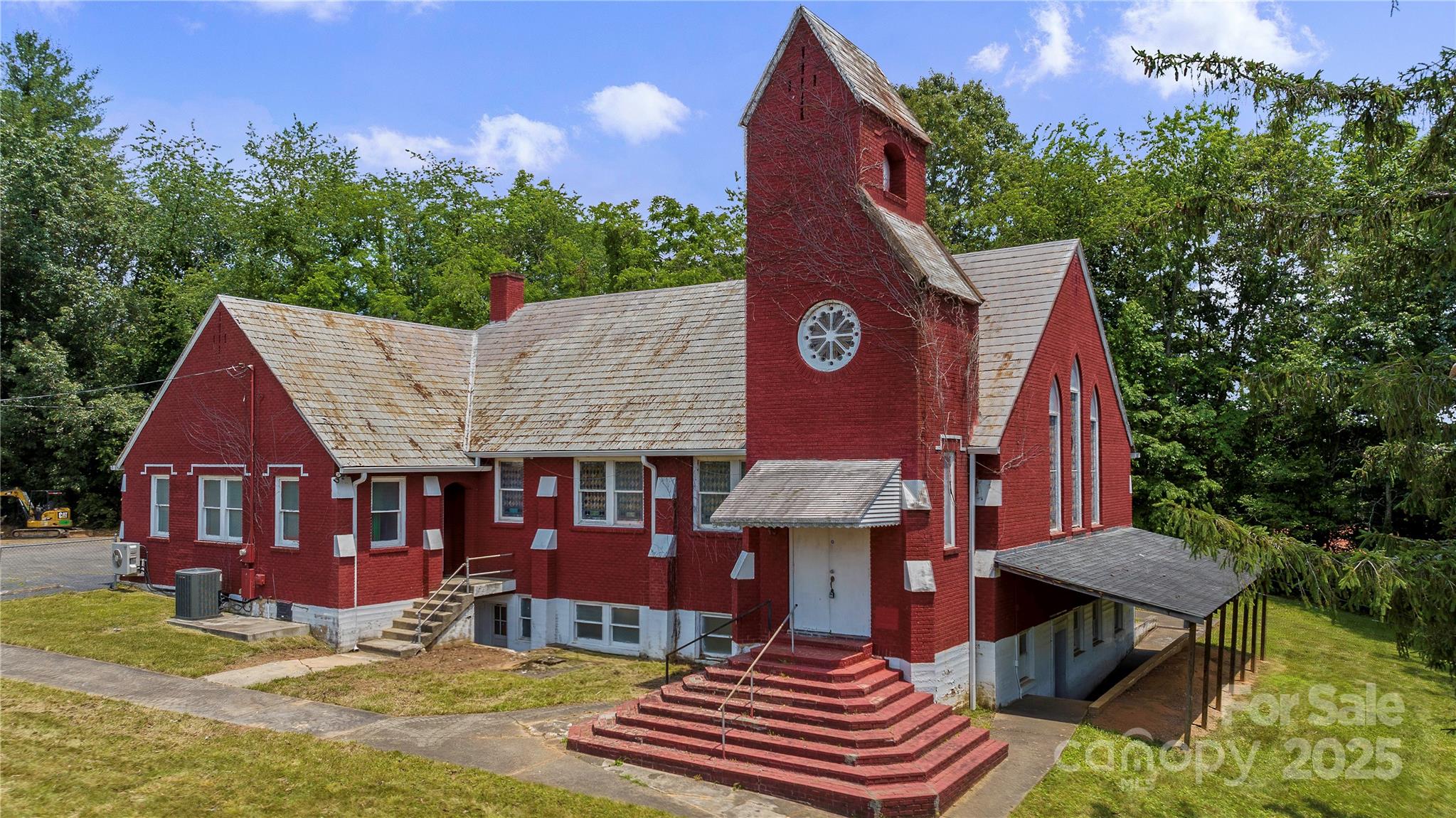 2755 New Leicester Highway Property Photo 1