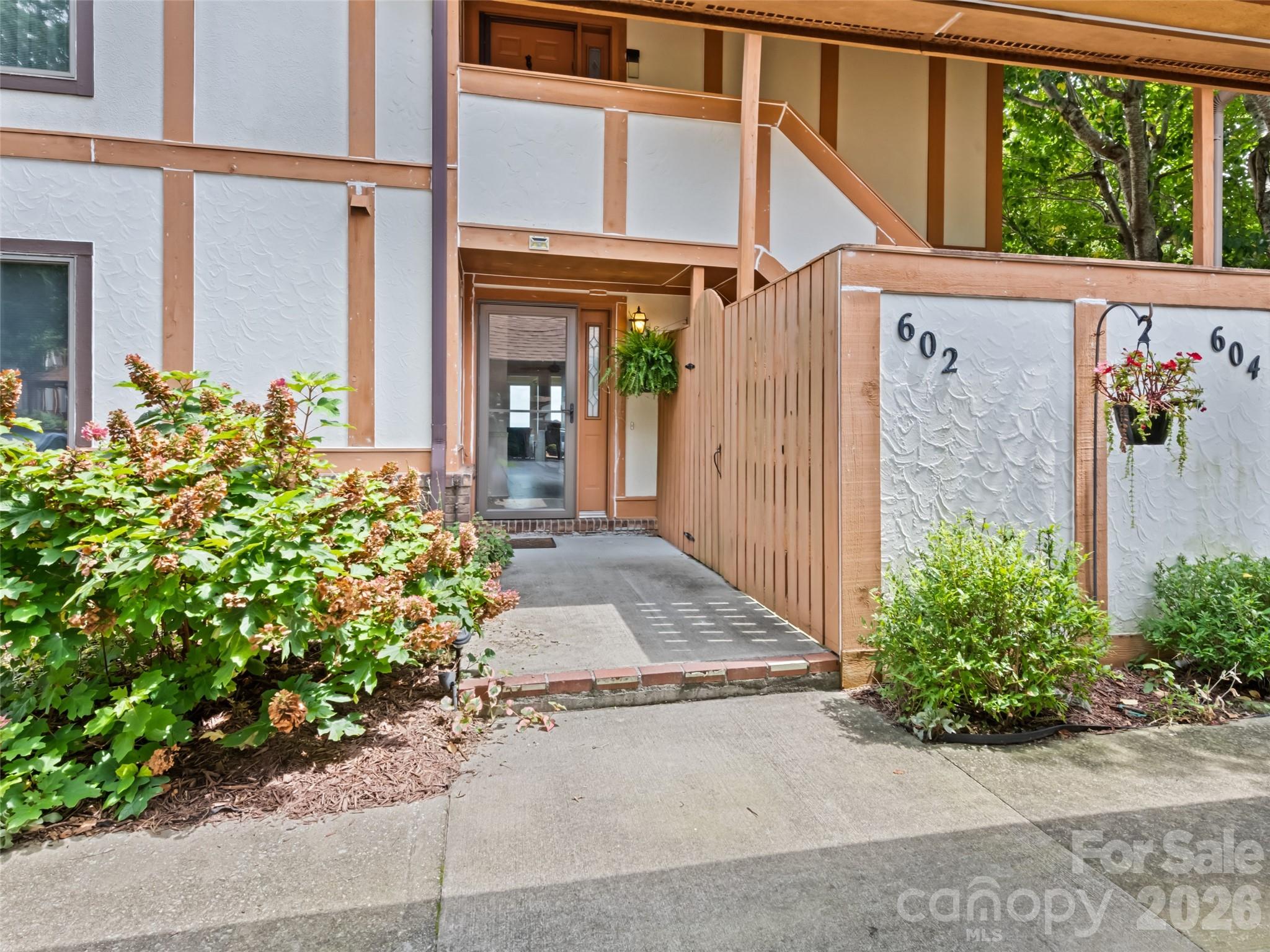 602 Fleetwood Plaza Property Photo 7