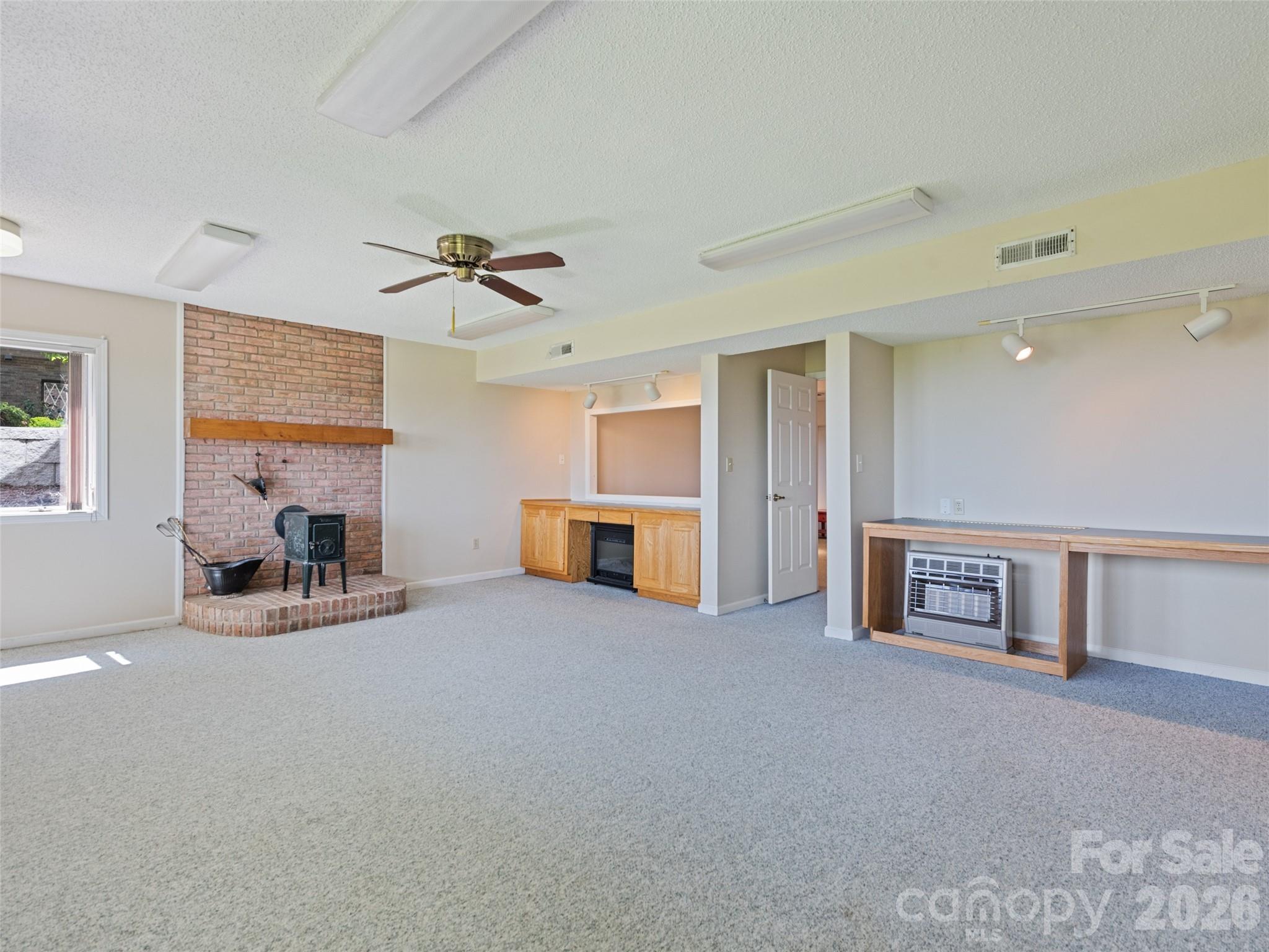 602 Fleetwood Plaza Property Photo 40