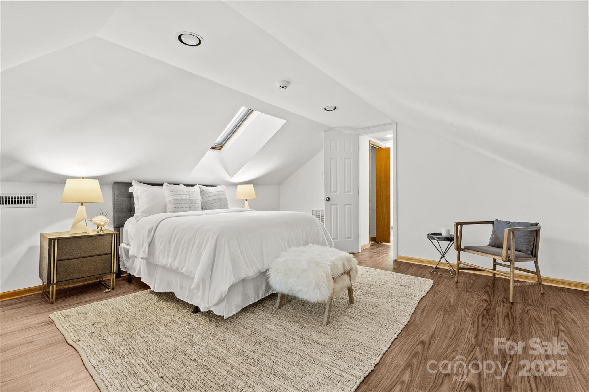 1412 Thomas Avenue Property Photo 5