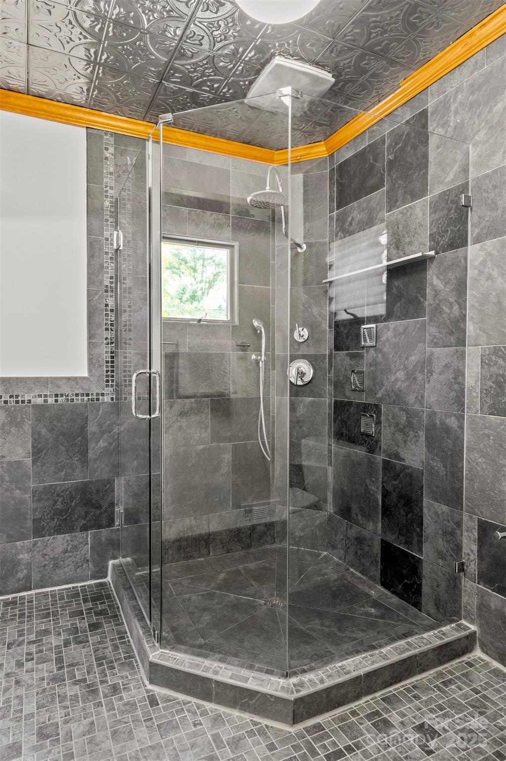 1412 Thomas Avenue Property Photo 16