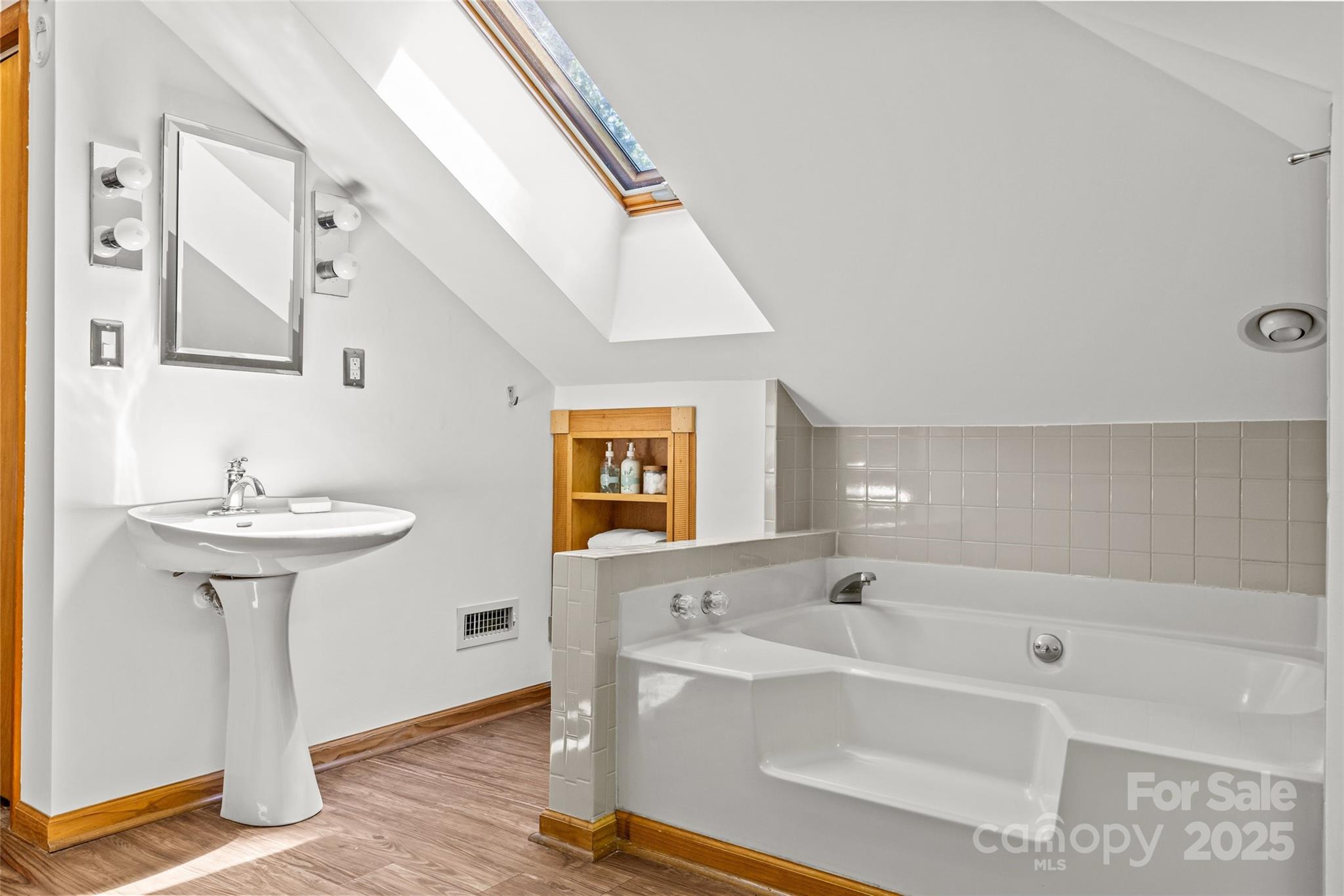 1412 Thomas Avenue Property Photo 27