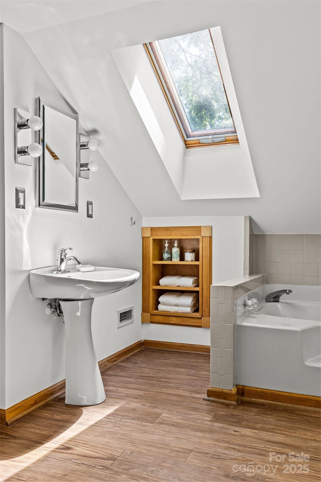 1412 Thomas Avenue Property Photo 28