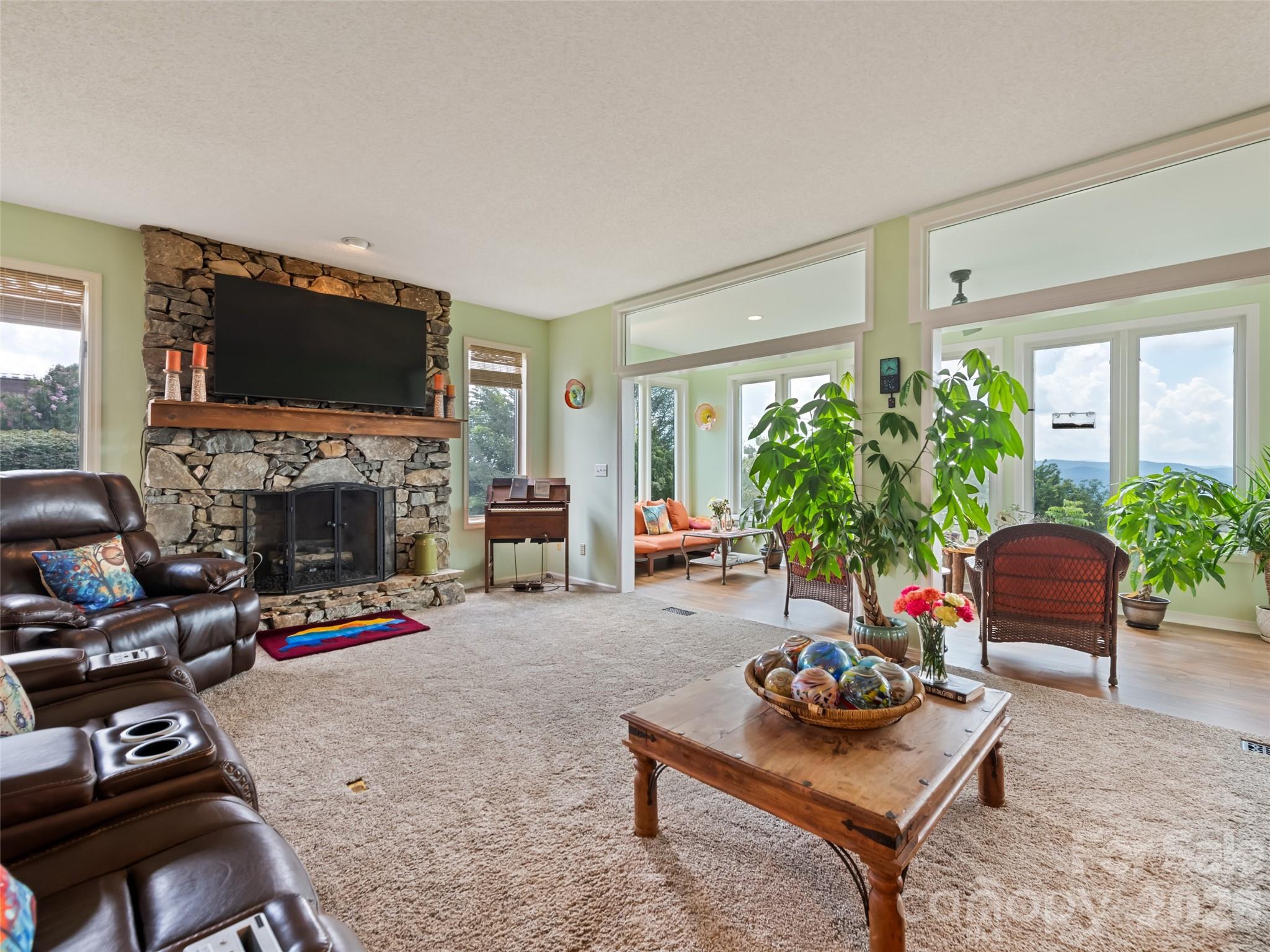 1401 Fleetwood Plaza 1 Property Photo 2