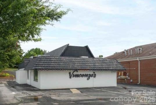 3449 Robinhood Road Property Photo 1