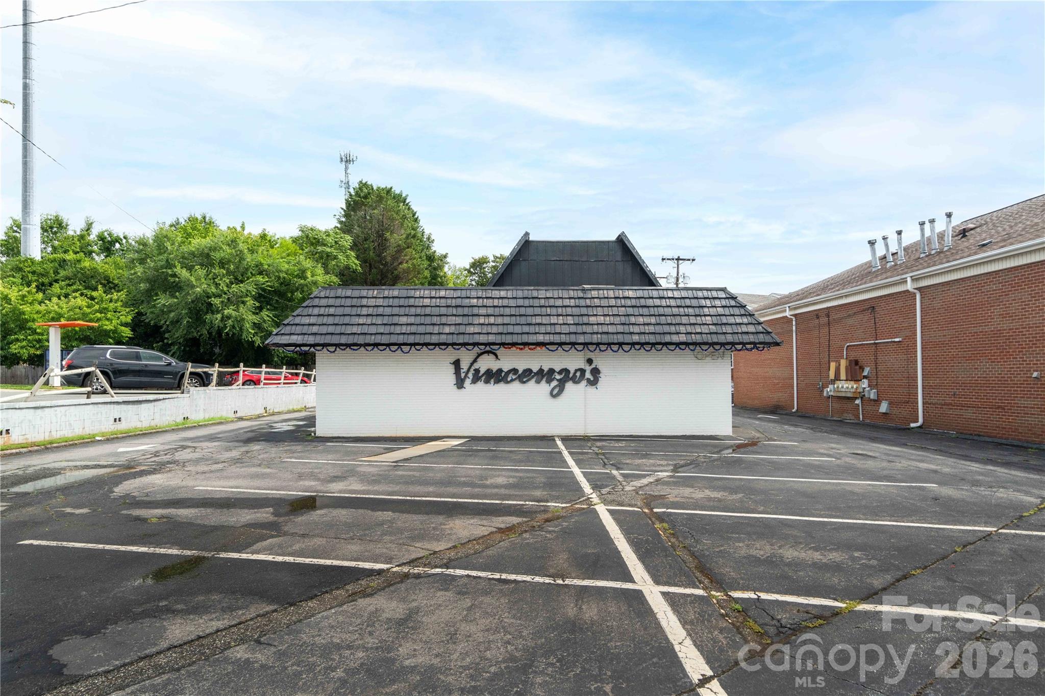 3449 Robinhood Road Property Photo 3