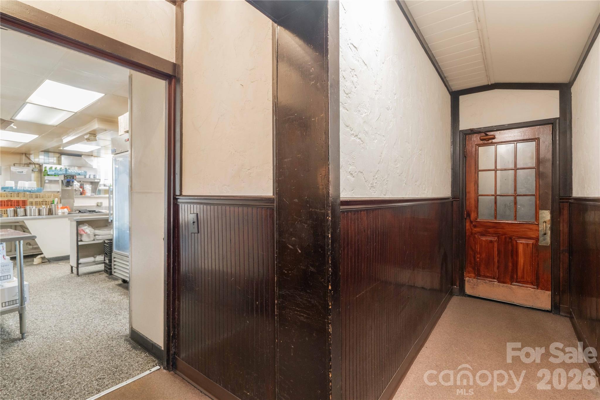 3449 Robinhood Road Property Photo 7