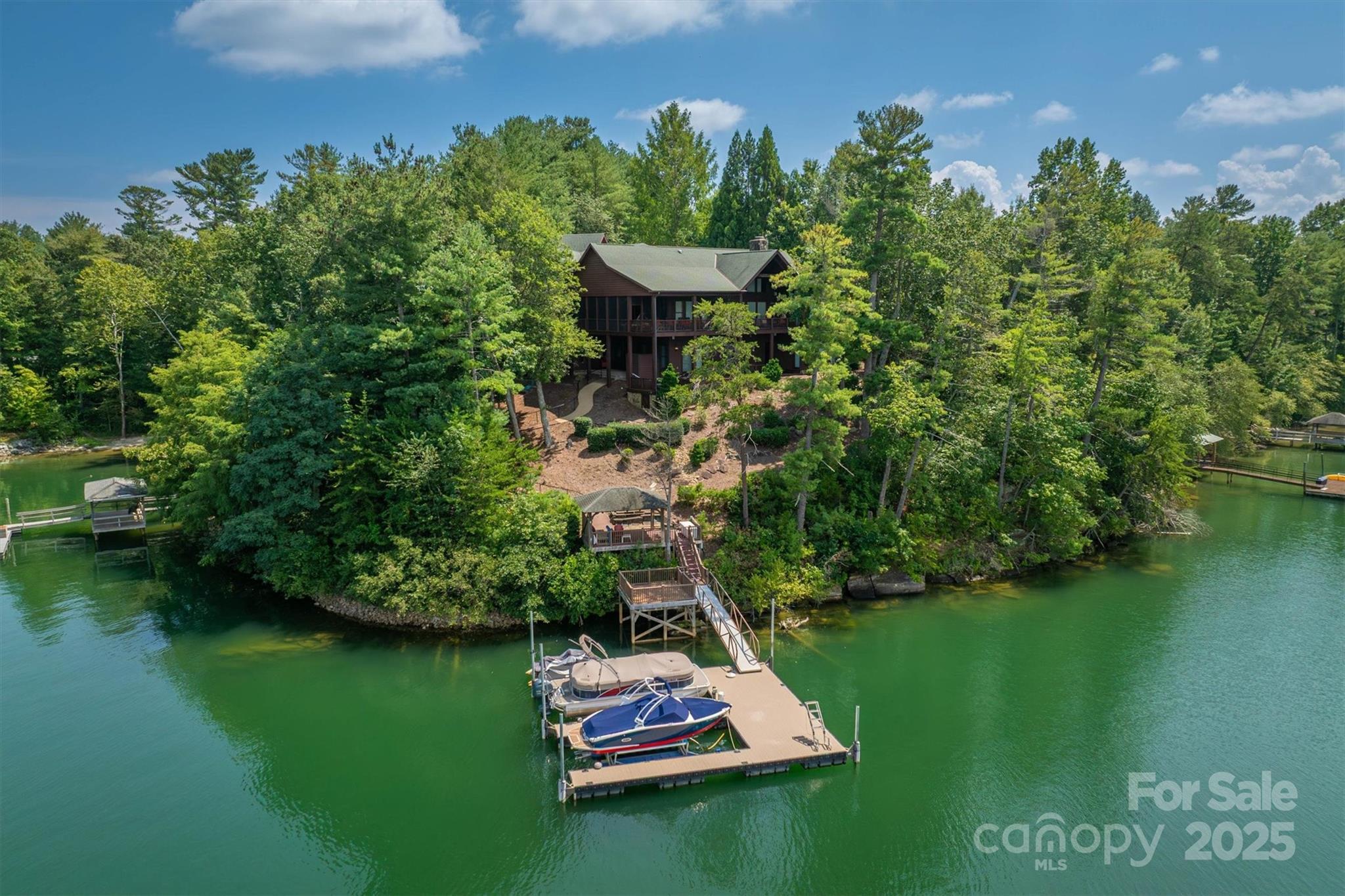 5140 Beech Bluff Drive Property Photo 3