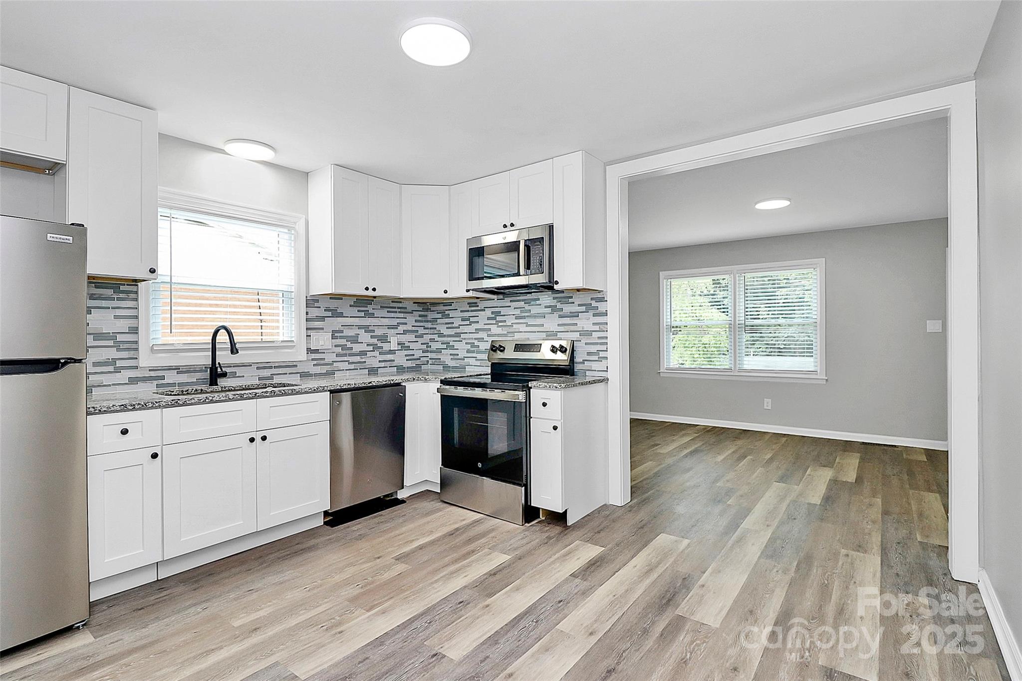 723 Edgegreen Drive Property Photo 4