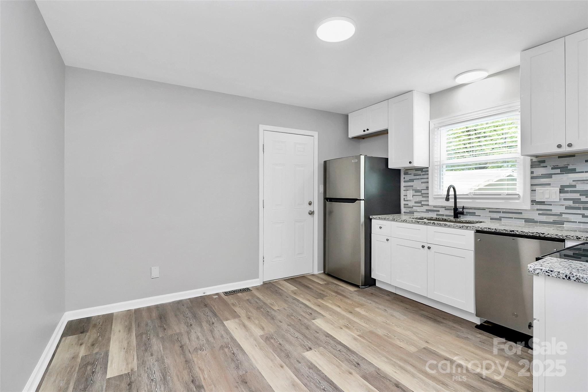 723 Edgegreen Drive Property Photo 5