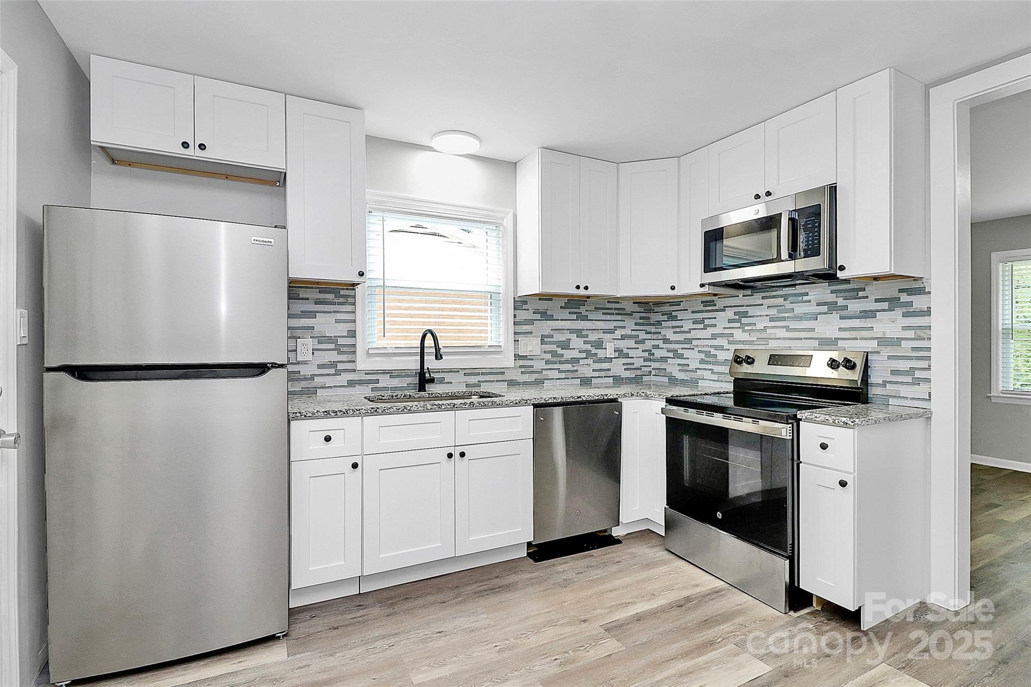 723 Edgegreen Drive Property Photo 7