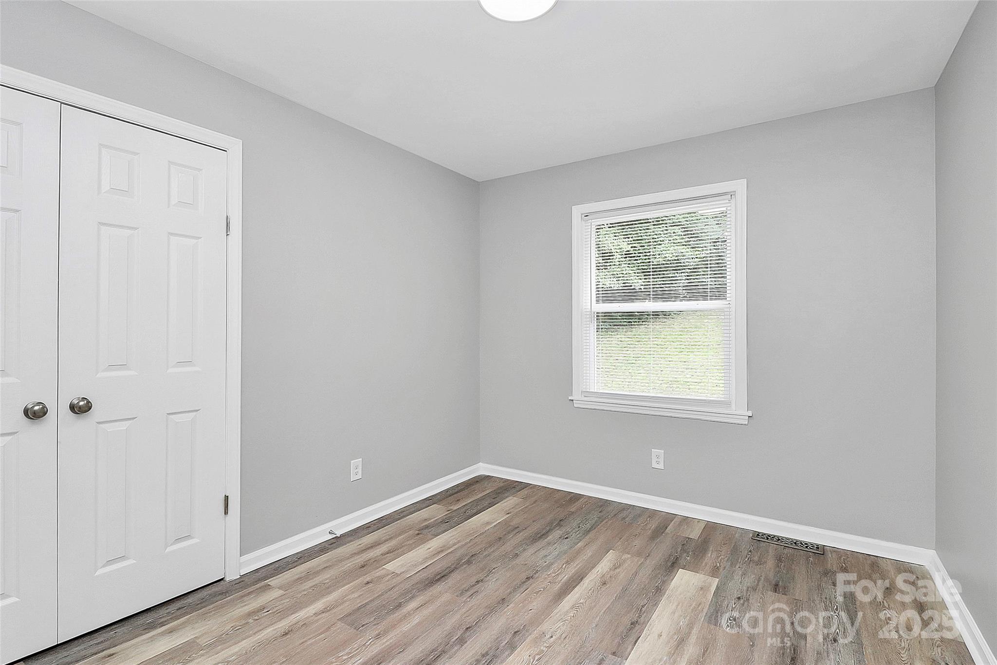 723 Edgegreen Drive Property Photo 9