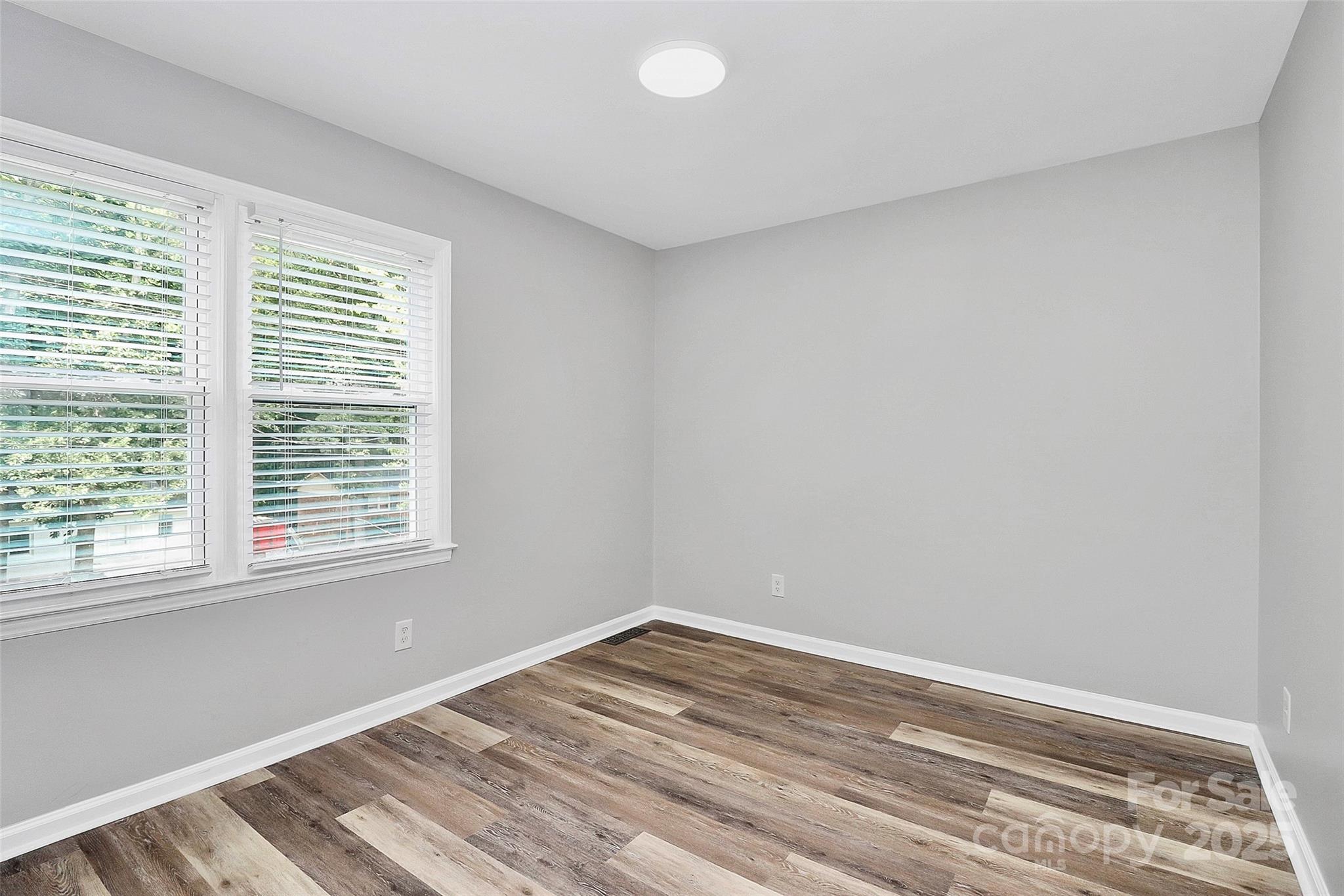 723 Edgegreen Drive Property Photo 16