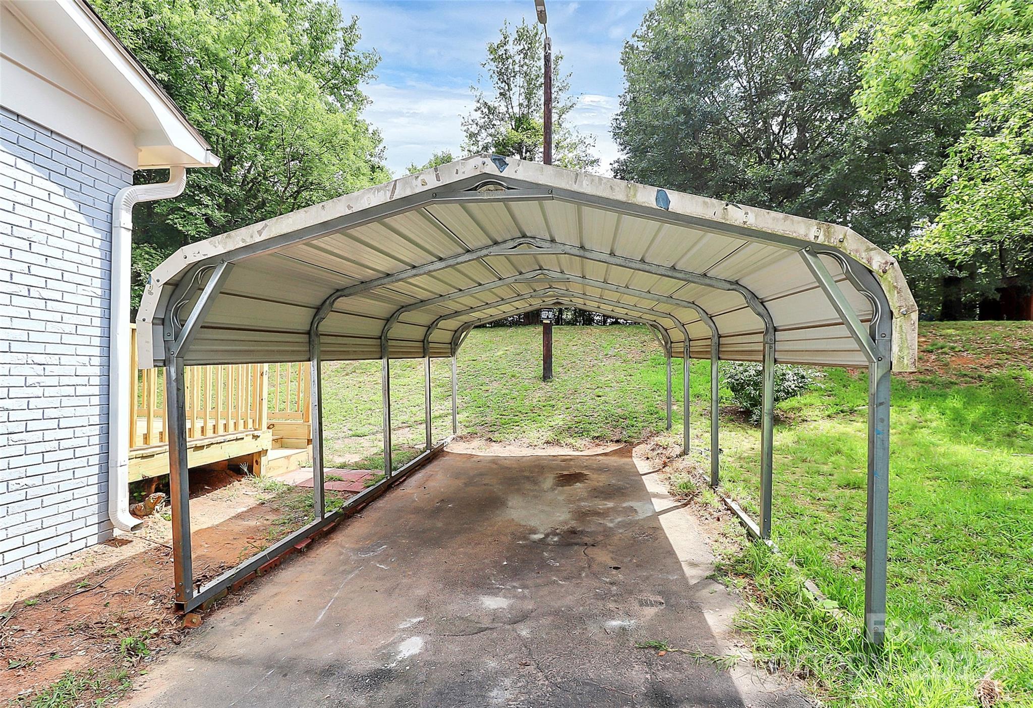 723 Edgegreen Drive Property Photo 22