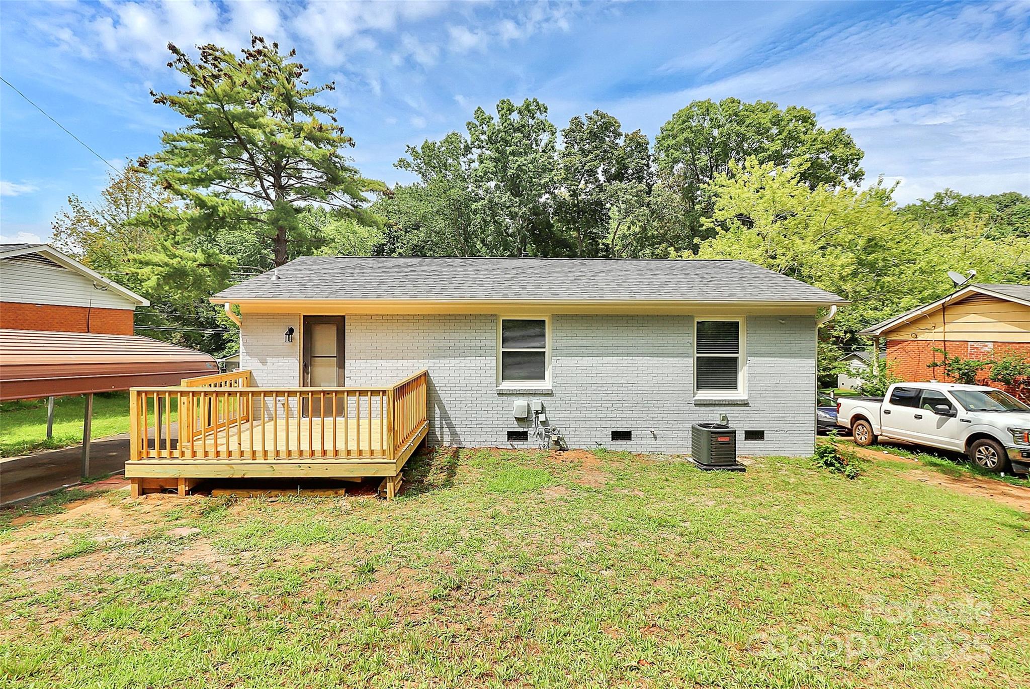 723 Edgegreen Drive Property Photo 25