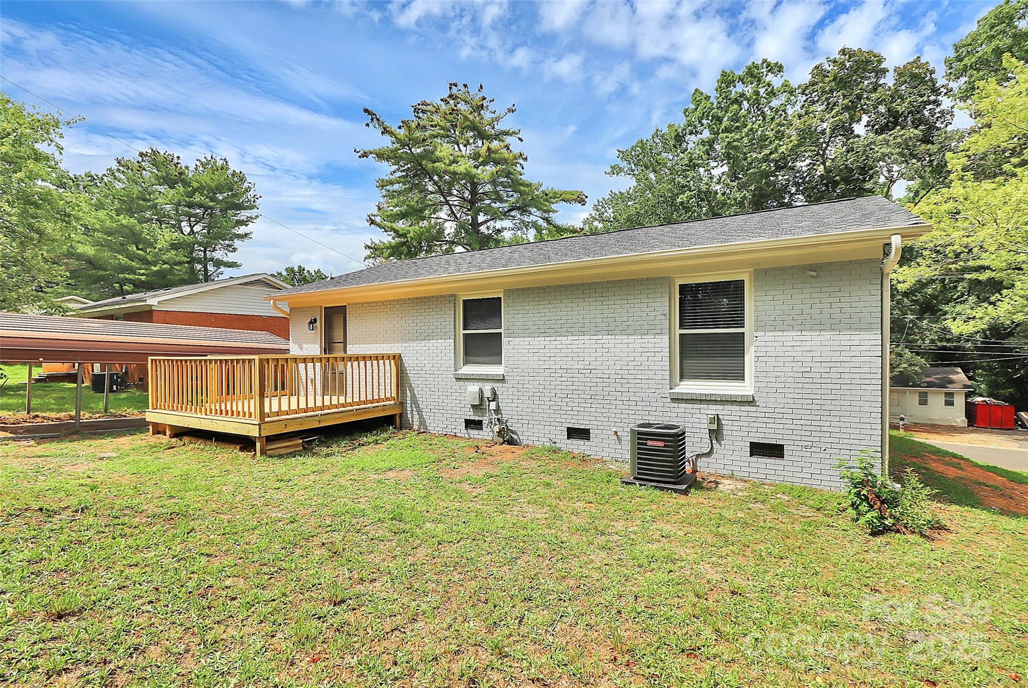 723 Edgegreen Drive Property Photo 26