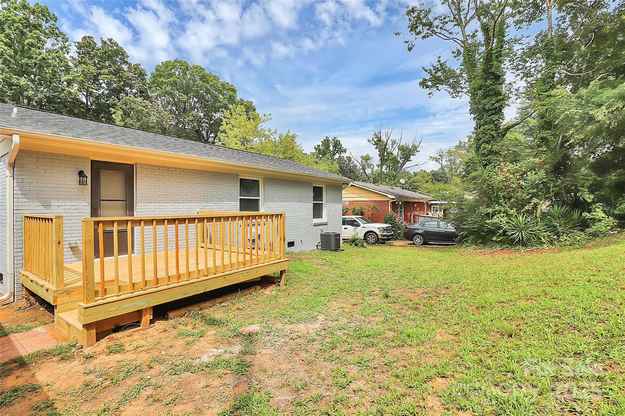 723 Edgegreen Drive Property Photo 27