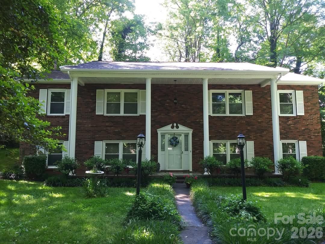 3065 Woodstream Drive Property Photo 1