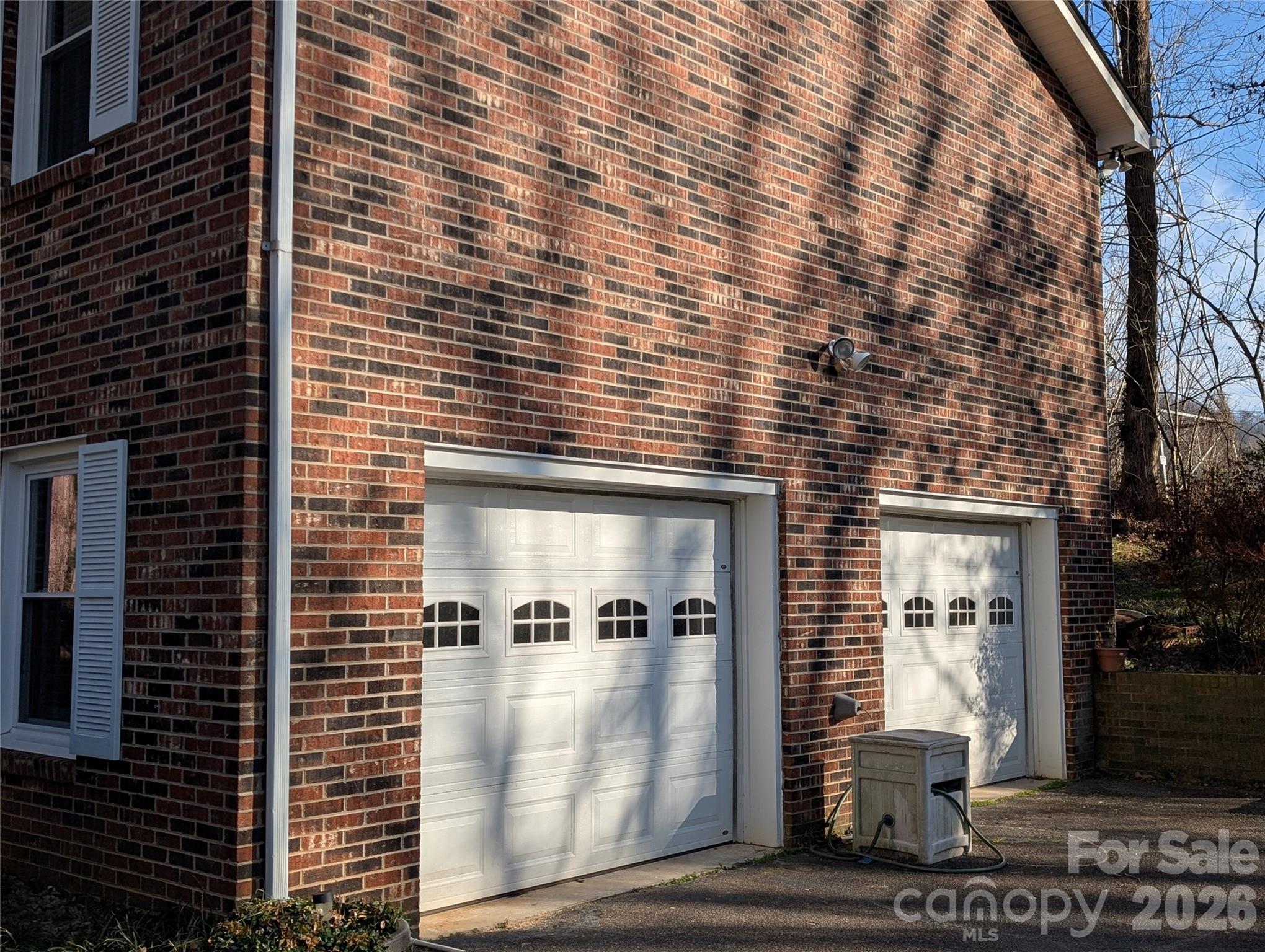 3065 Woodstream Drive Property Photo 5