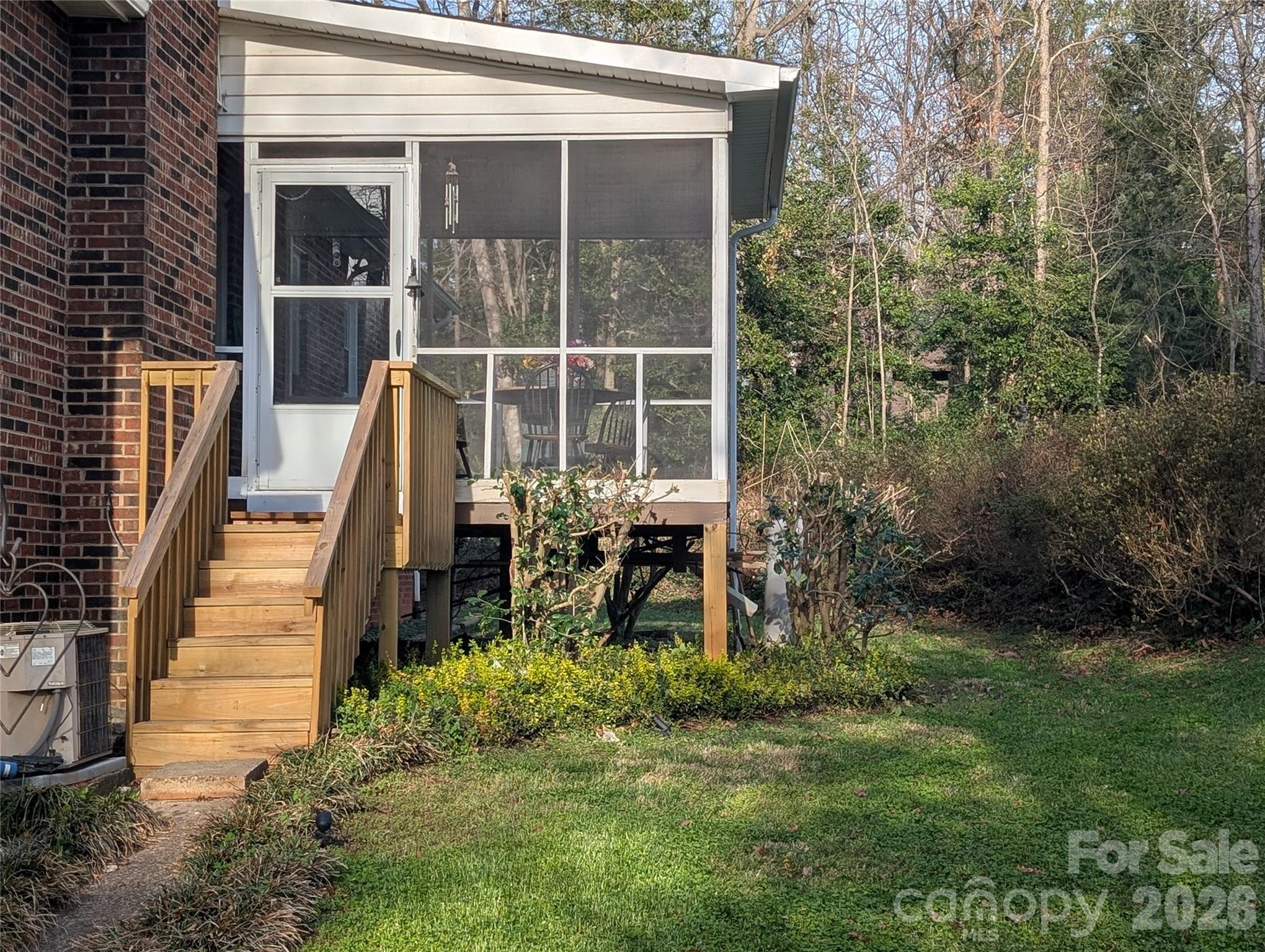 3065 Woodstream Drive Property Photo 8