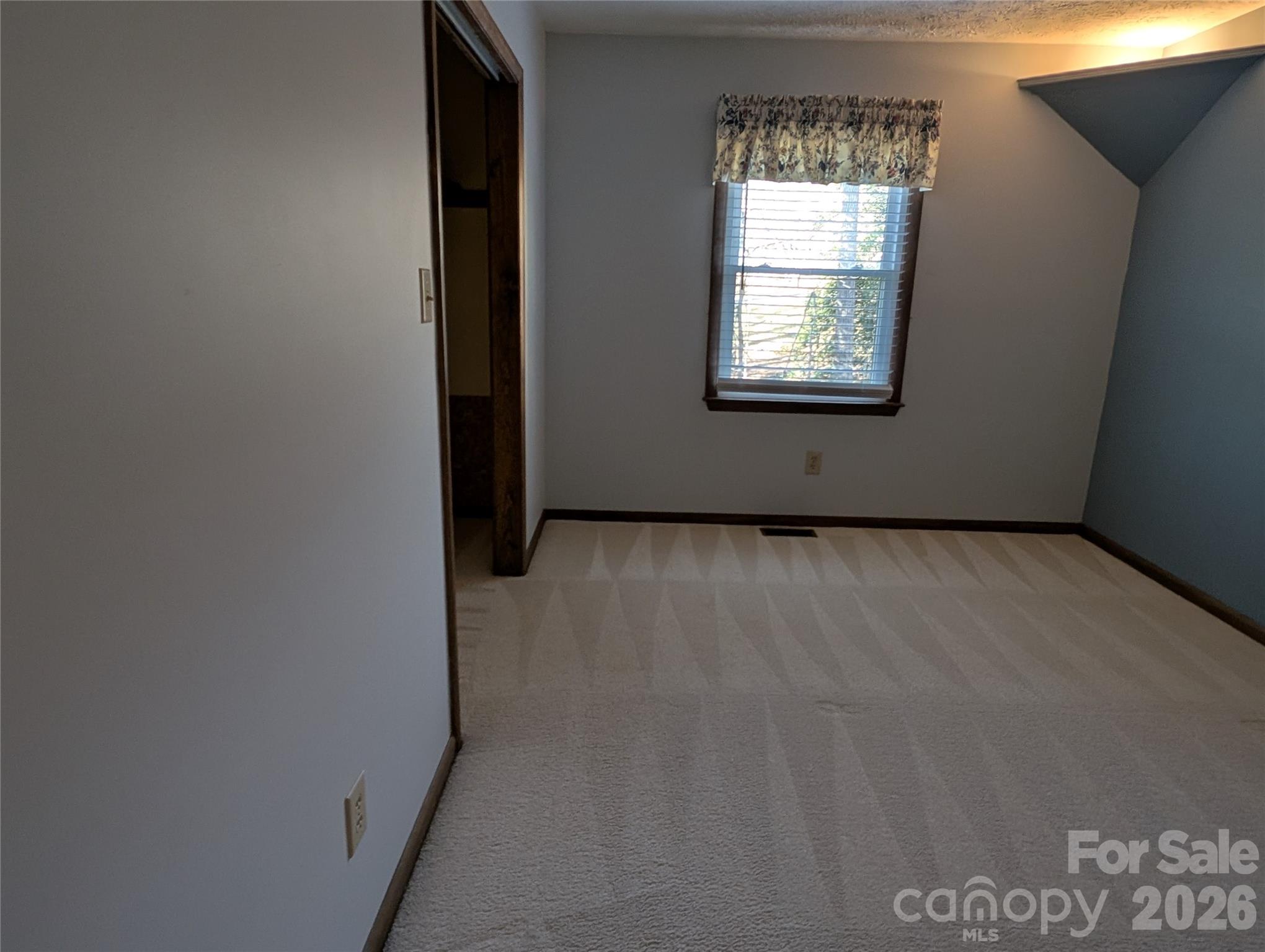 3065 Woodstream Drive Property Photo 23