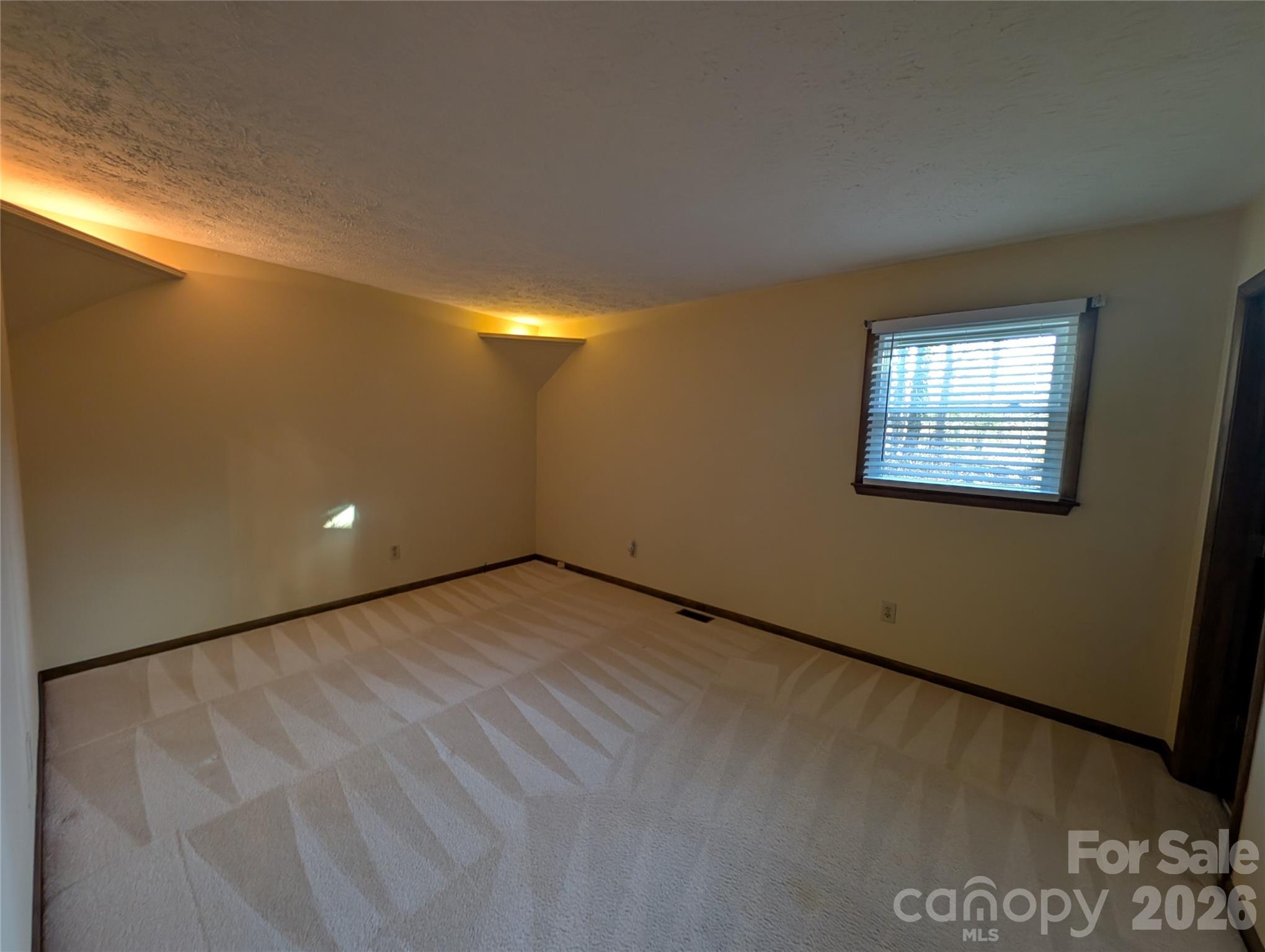 3065 Woodstream Drive Property Photo 24