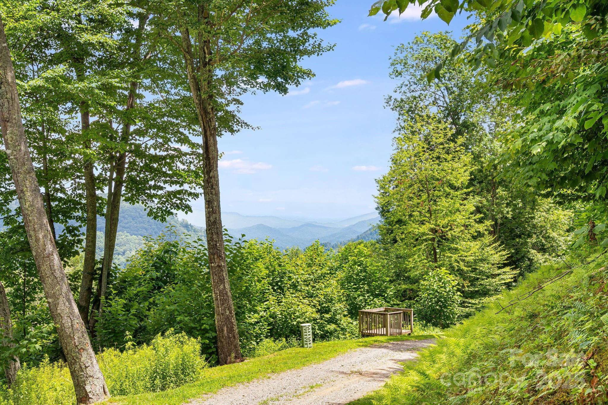 1617 Mountain Gait Drive 16 & 17 Property Photo 15