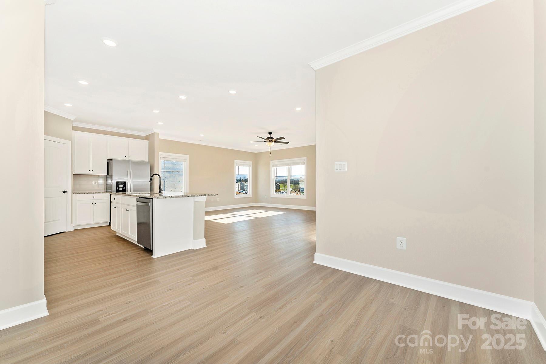 3447 Robindale Drive Property Photo 13