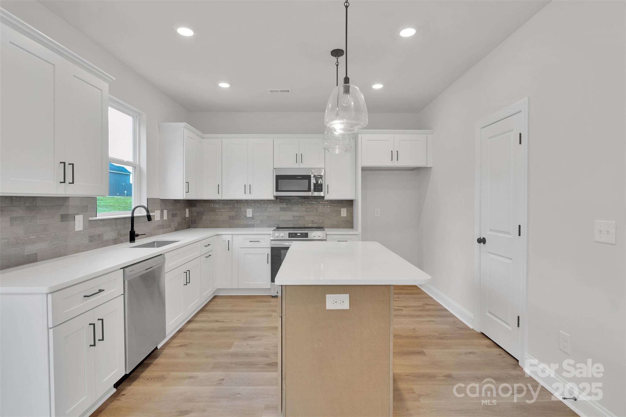 1809 Country Club Road 3 Property Photo 19