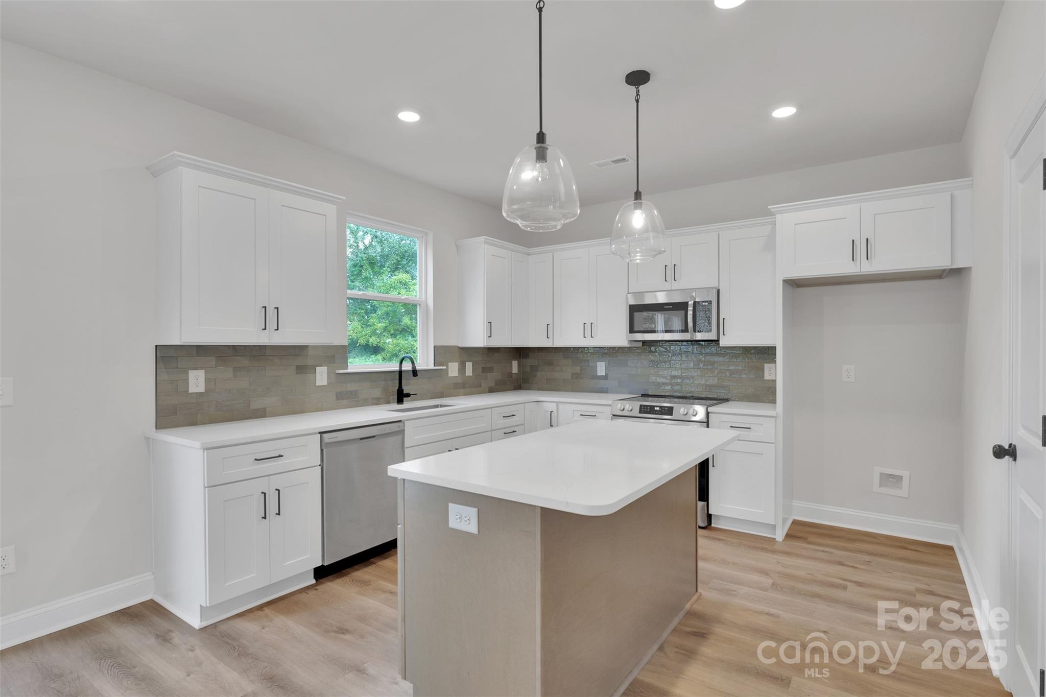 1809 Country Club Road 3 Property Photo 20