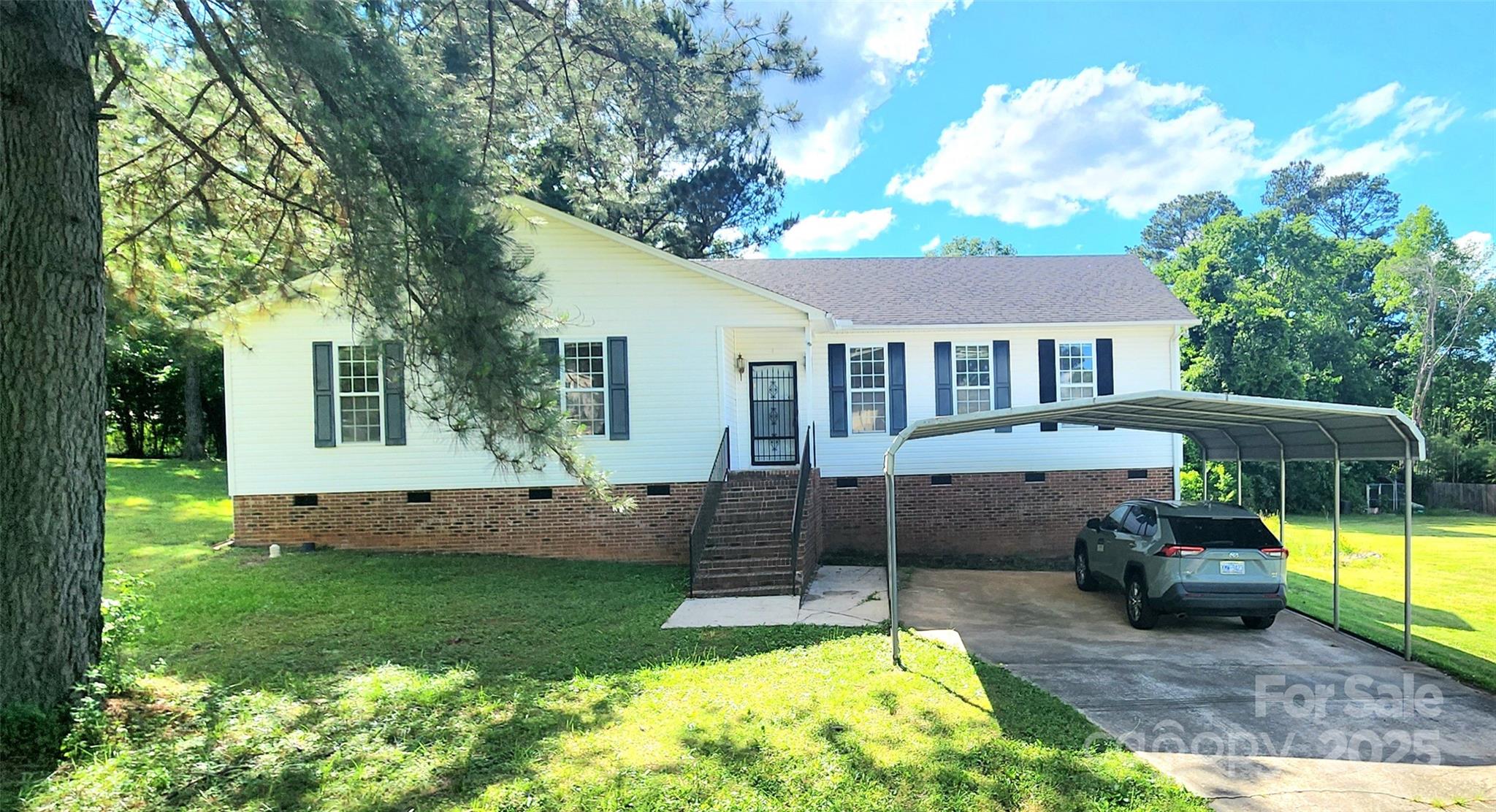 1066 Tremont Avenue Property Photo 1