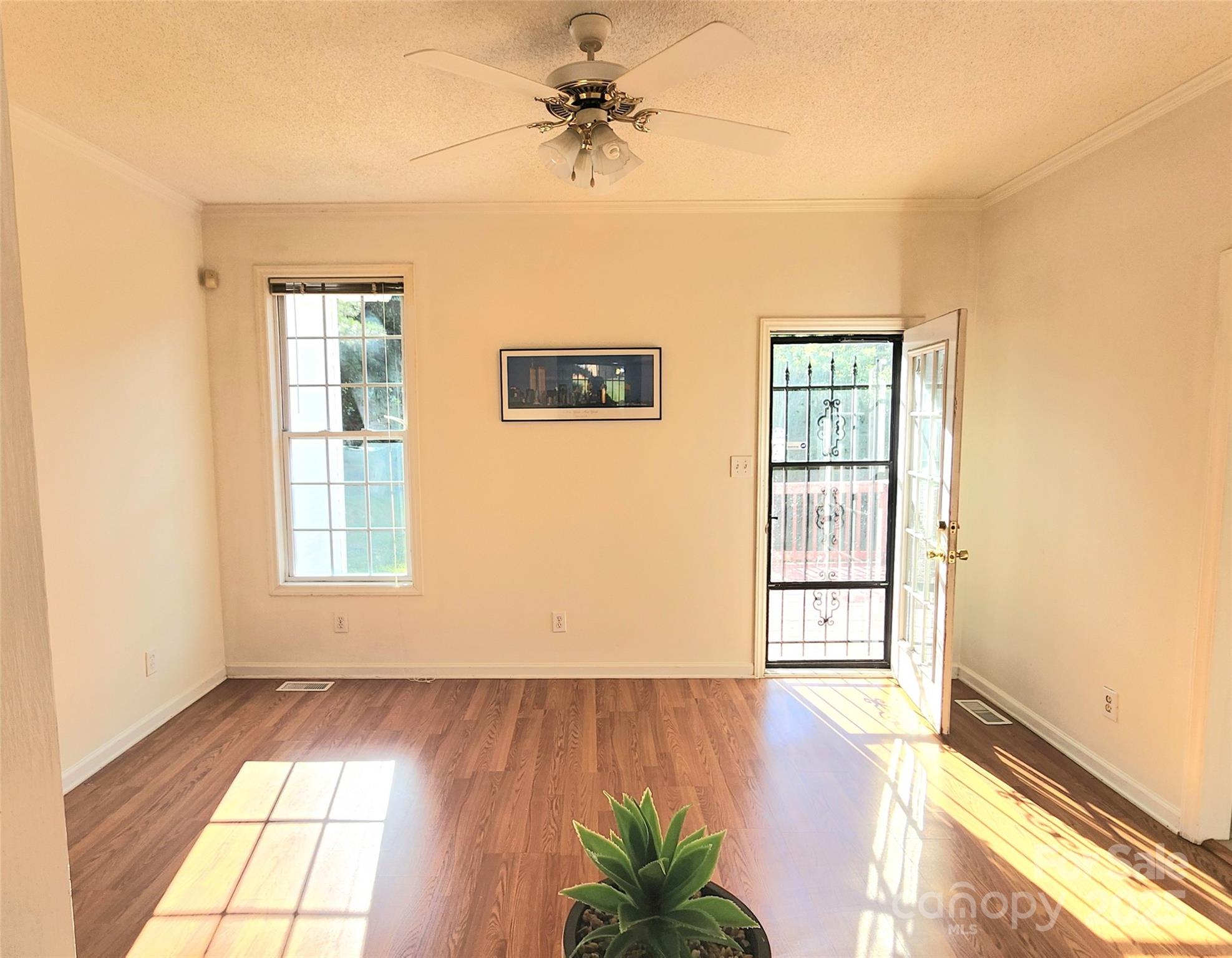 1066 Tremont Avenue Property Photo 6