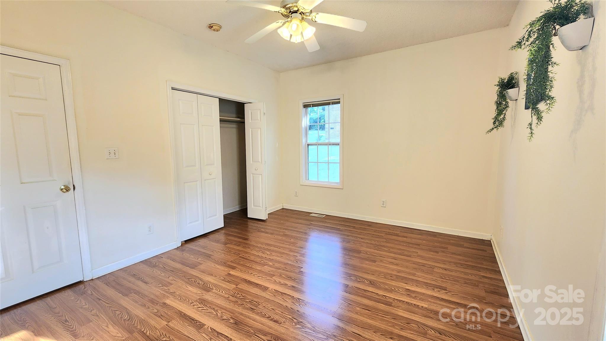 1066 Tremont Avenue Property Photo 10