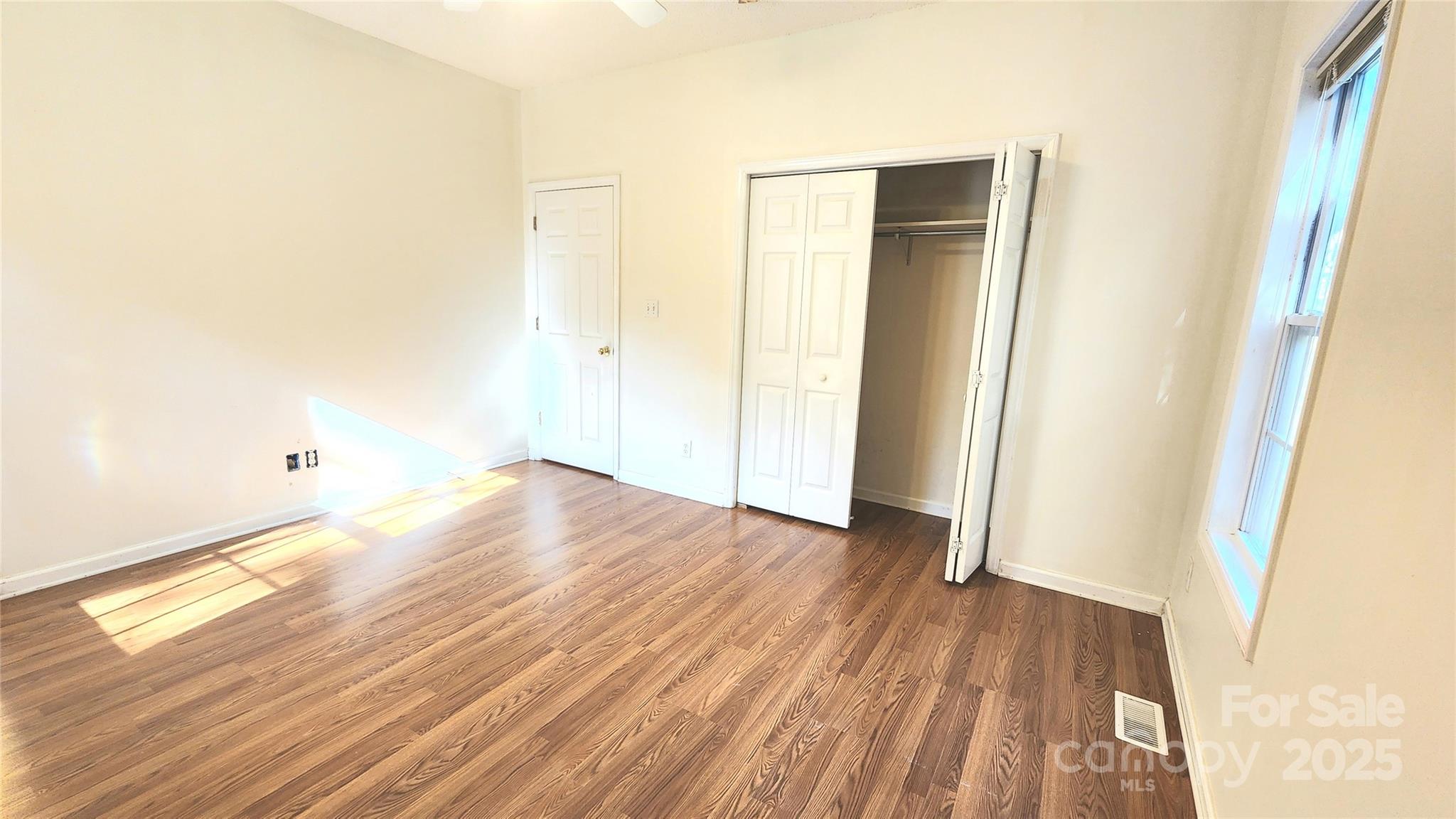 1066 Tremont Avenue Property Photo 14