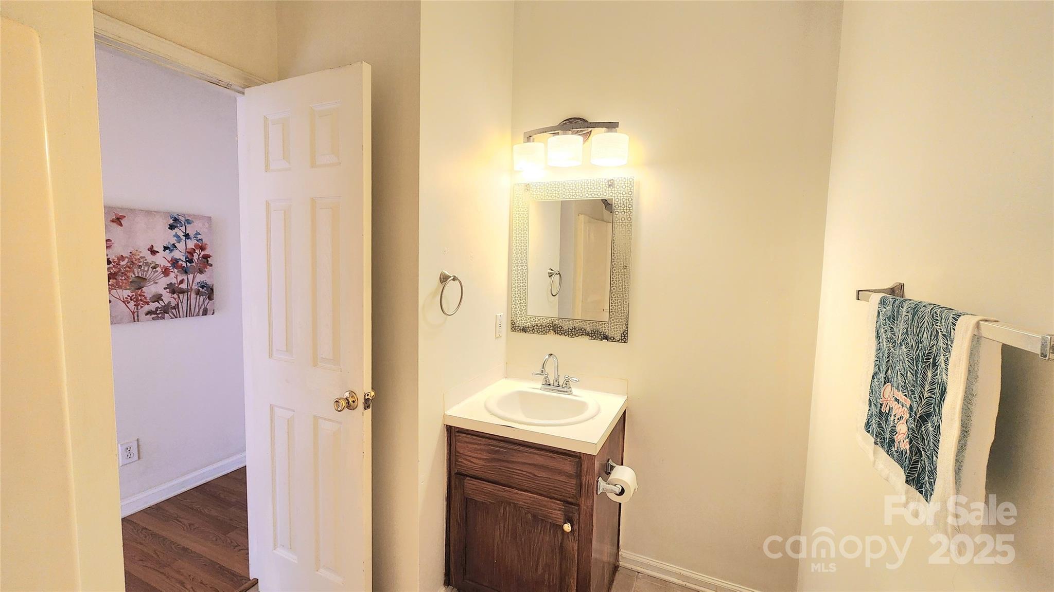 1066 Tremont Avenue Property Photo 17