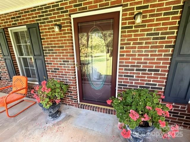 912 Redwood Lane Property Photo 2