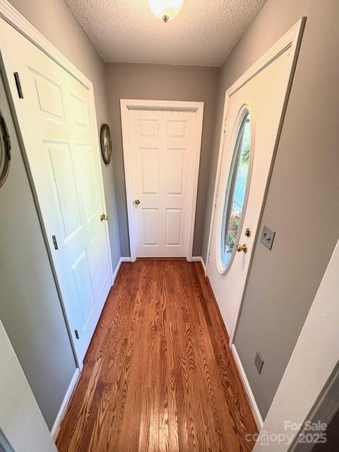 912 Redwood Lane Property Photo 4