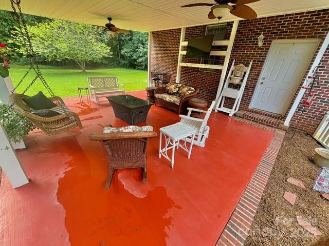 912 Redwood Lane Property Photo 28