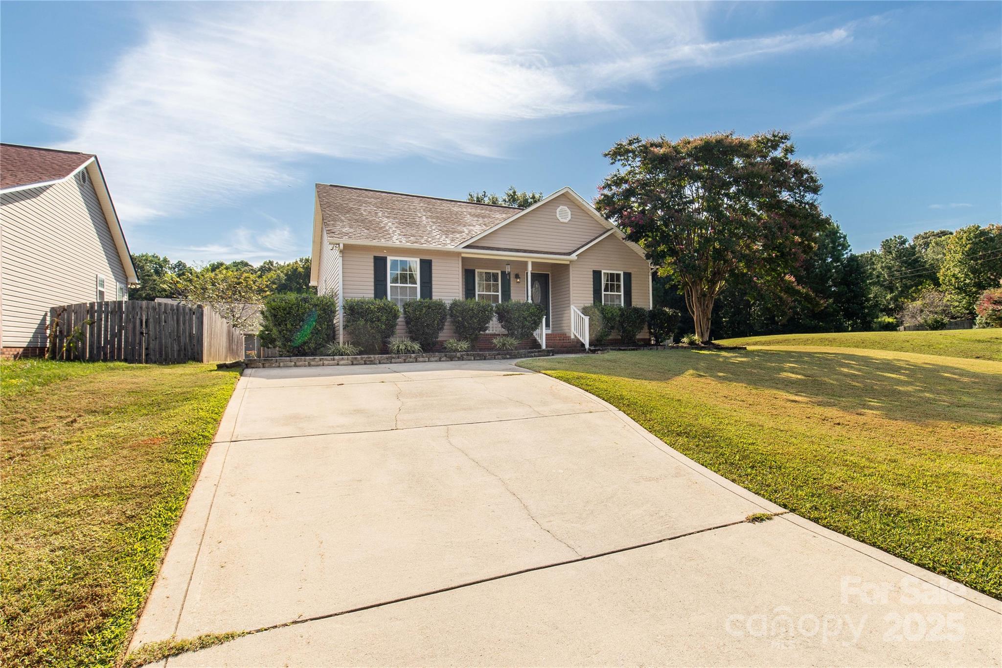 808 Painted Lady Court Property Photo 4