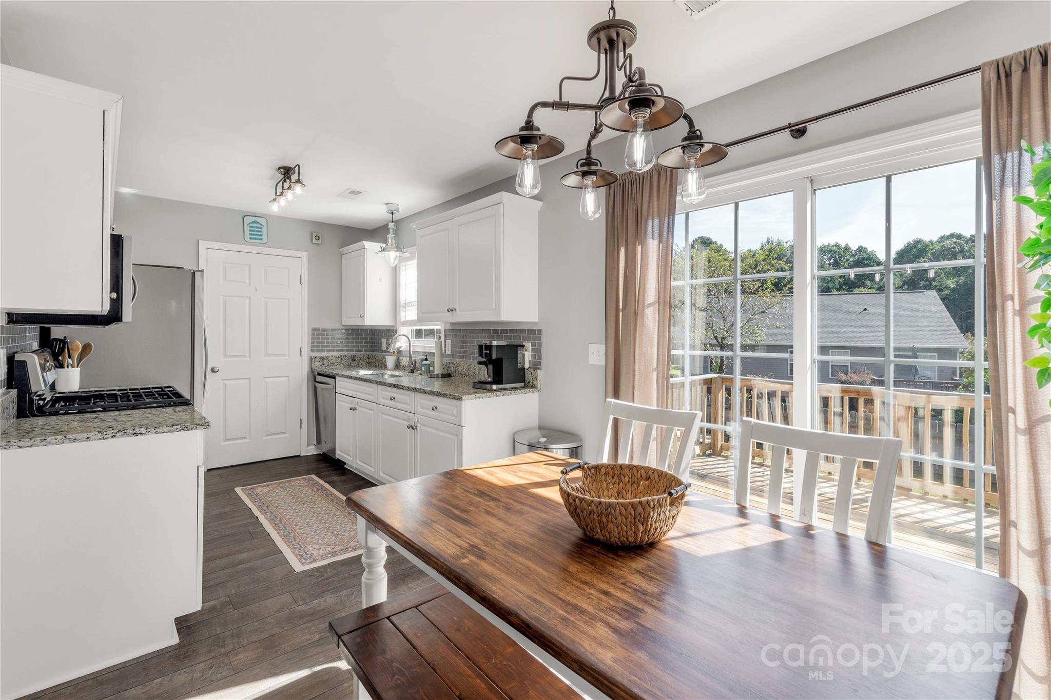 808 Painted Lady Court Property Photo 9