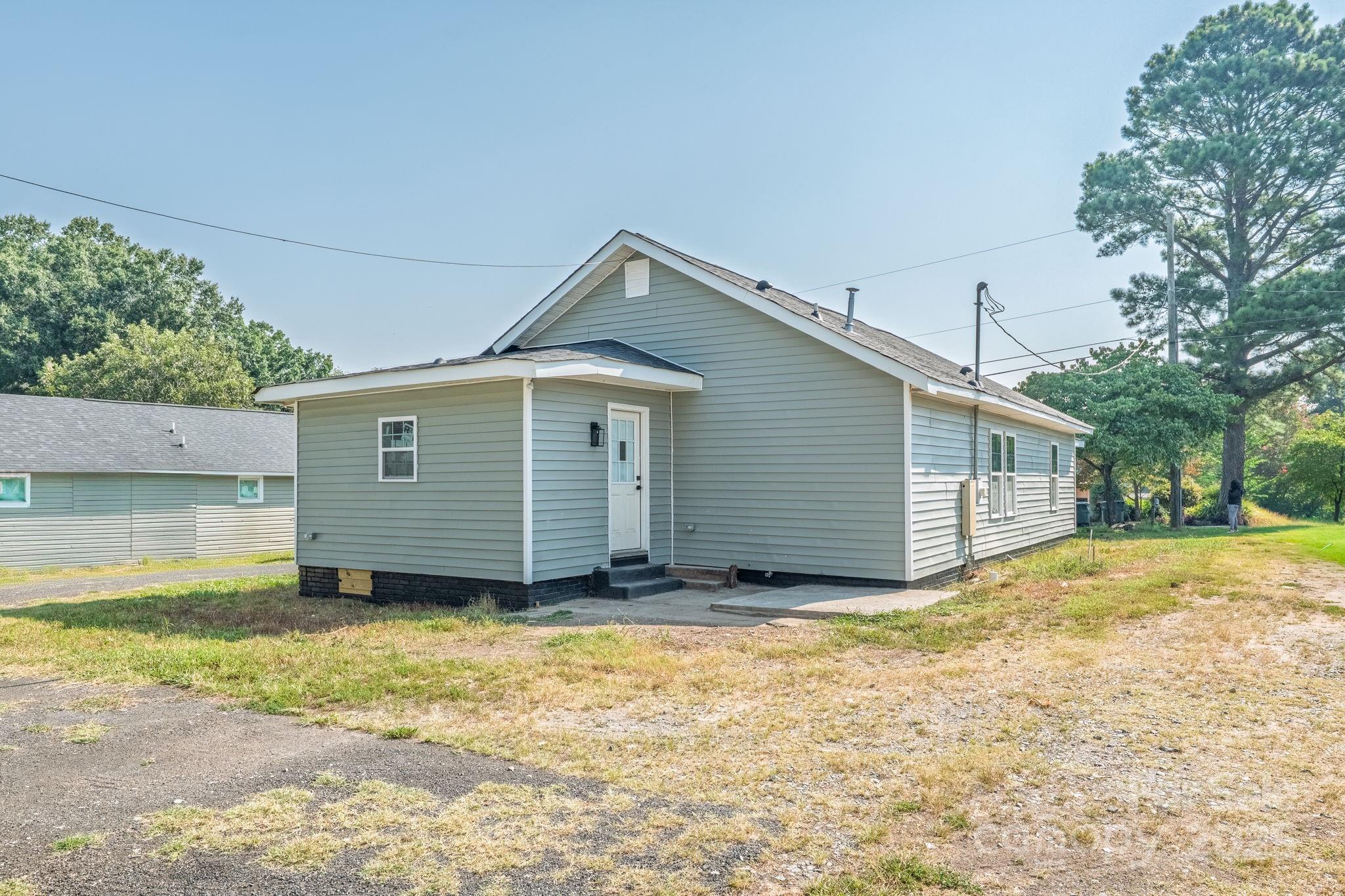 742 Main Street Property Photo 5