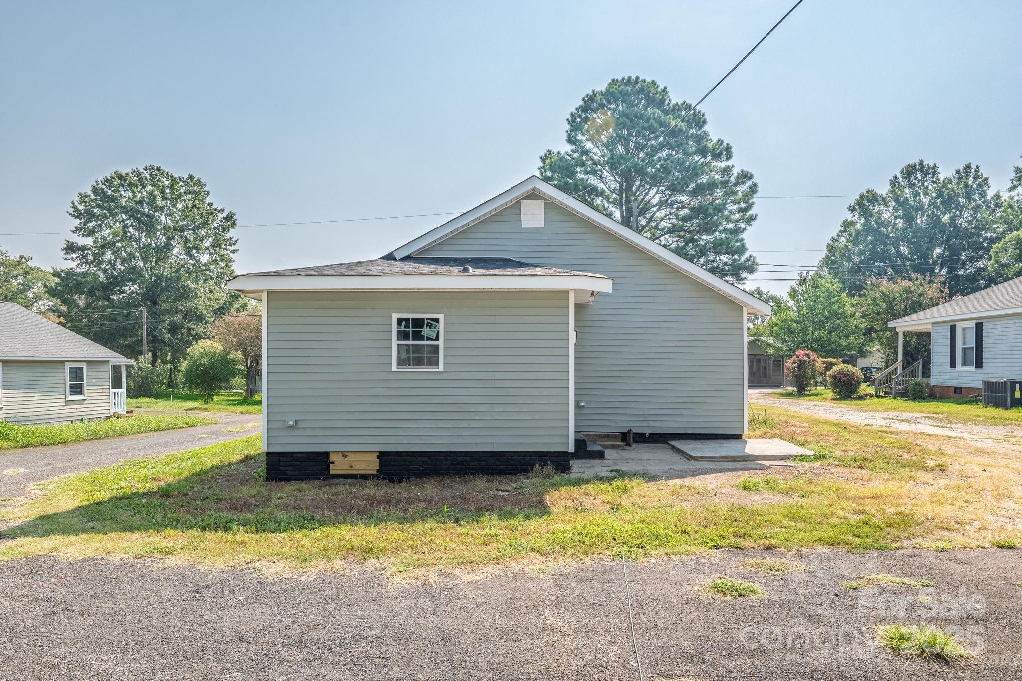 742 Main Street Property Photo 6