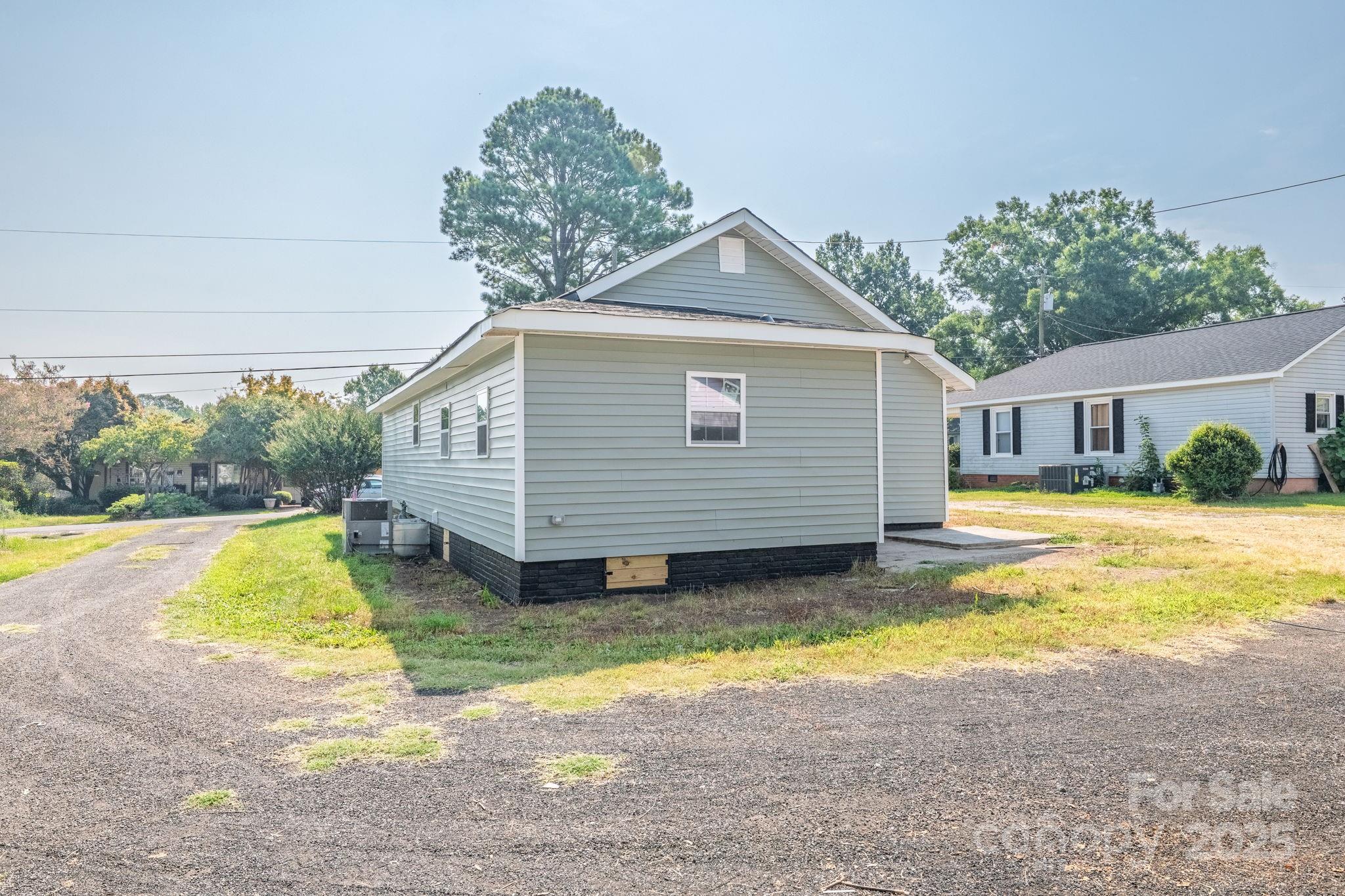 742 Main Street Property Photo 7