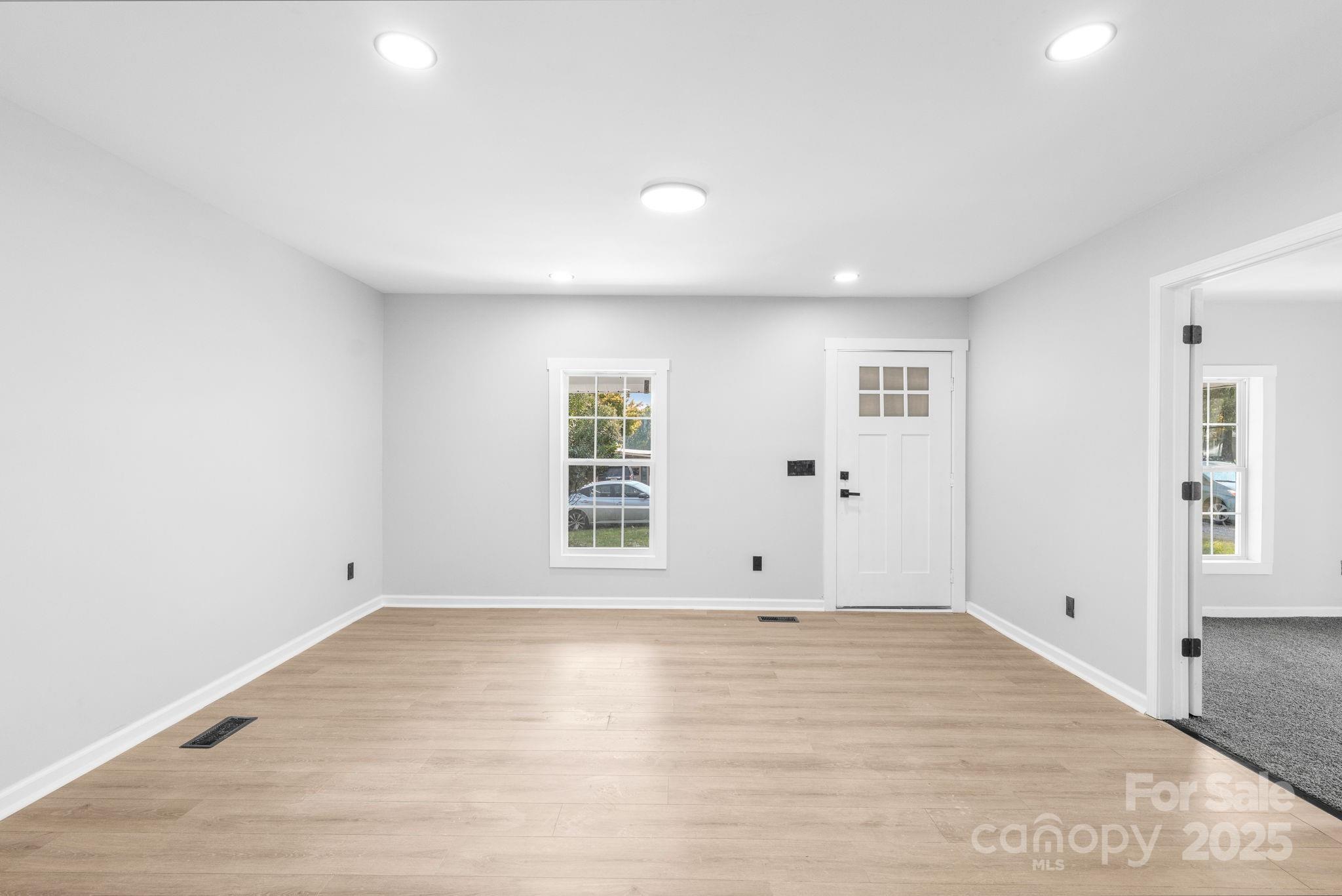 742 Main Street Property Photo 12