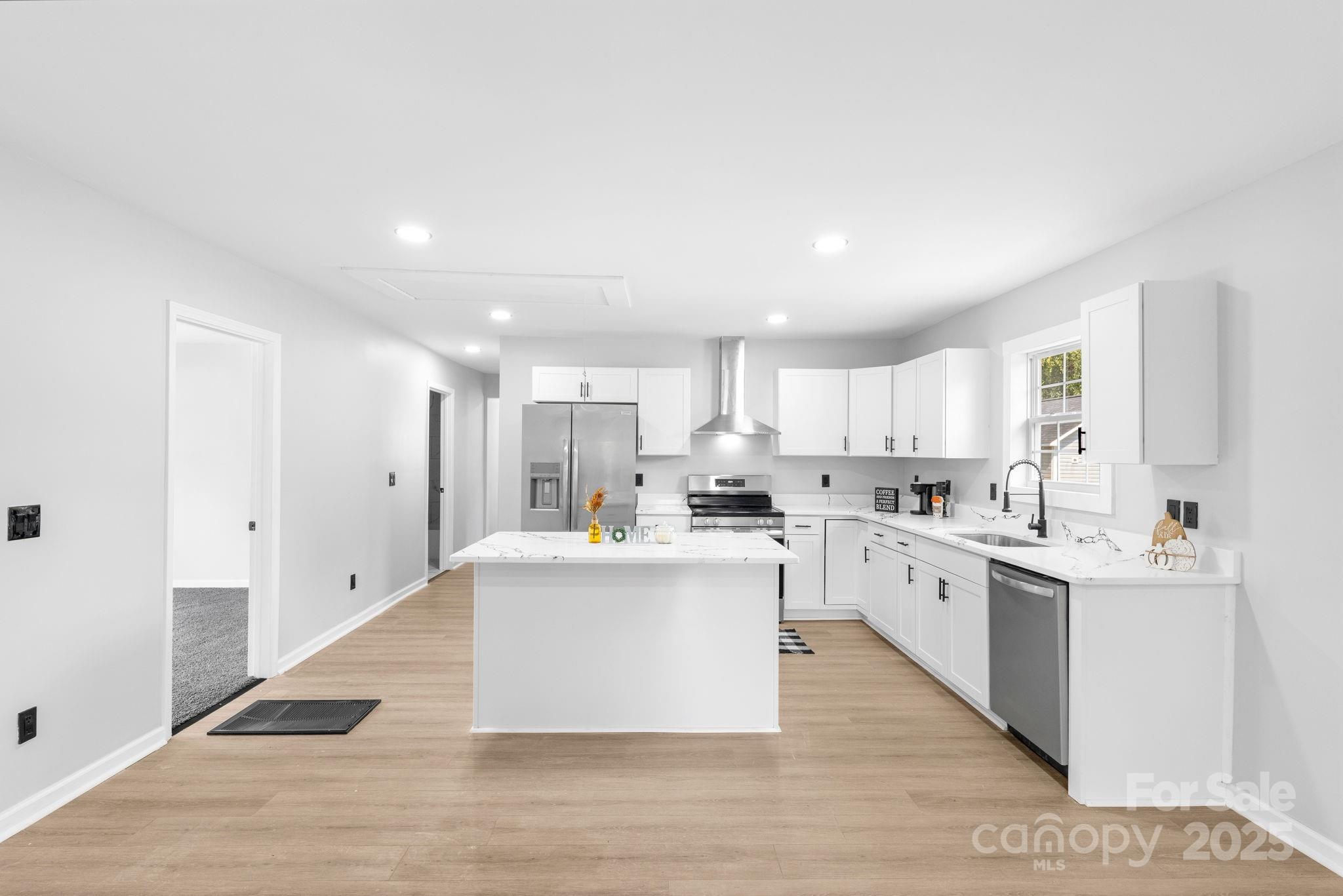 742 Main Street Property Photo 14